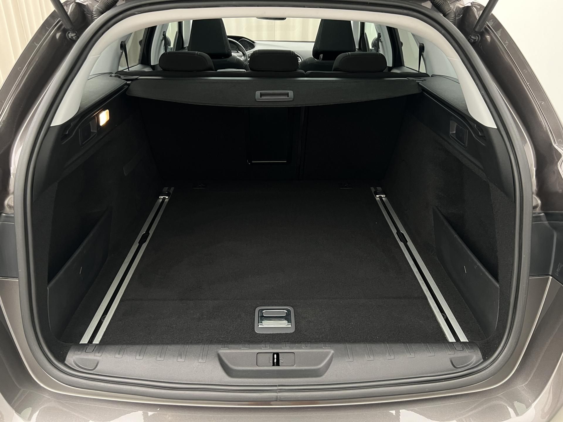Peugeot 308, 1.2 PURETECH ACTIVE 1. maj. - fotka 4