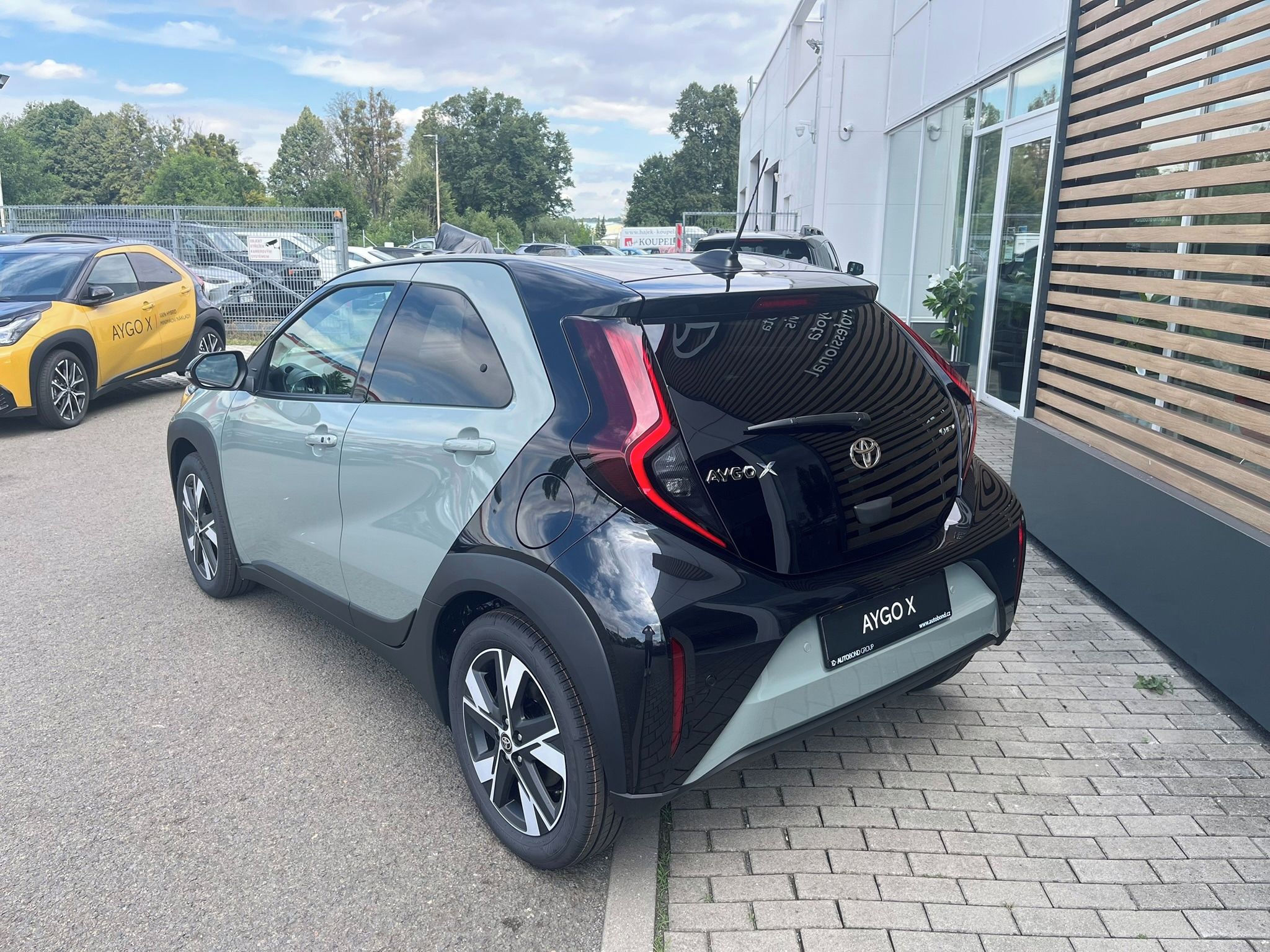 Toyota Aygo, 1.5L HEV Style Smart - fotka 6