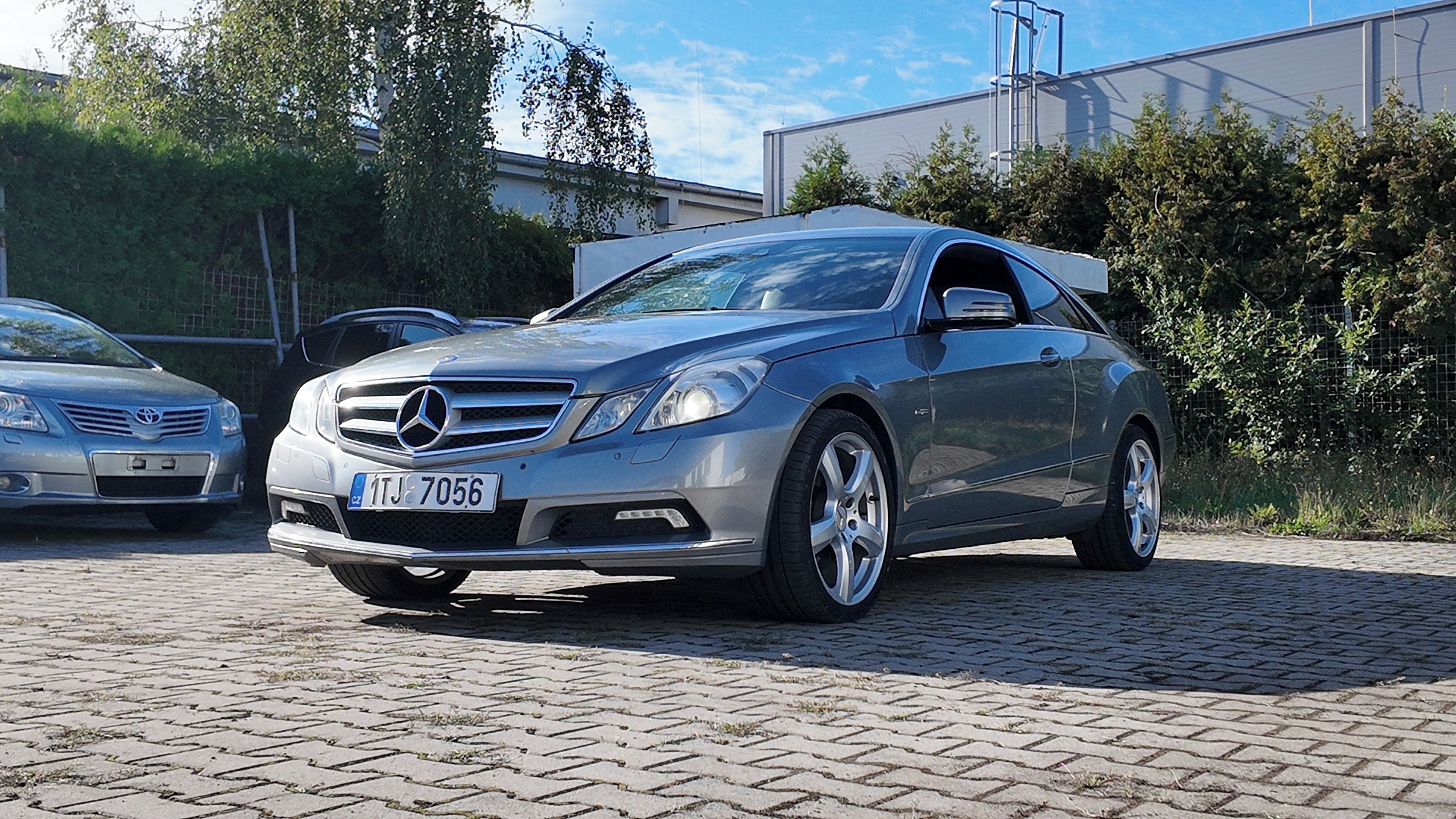 Mercedes-Benz Třídy E, W207 250CDI KUPE - fotka 4