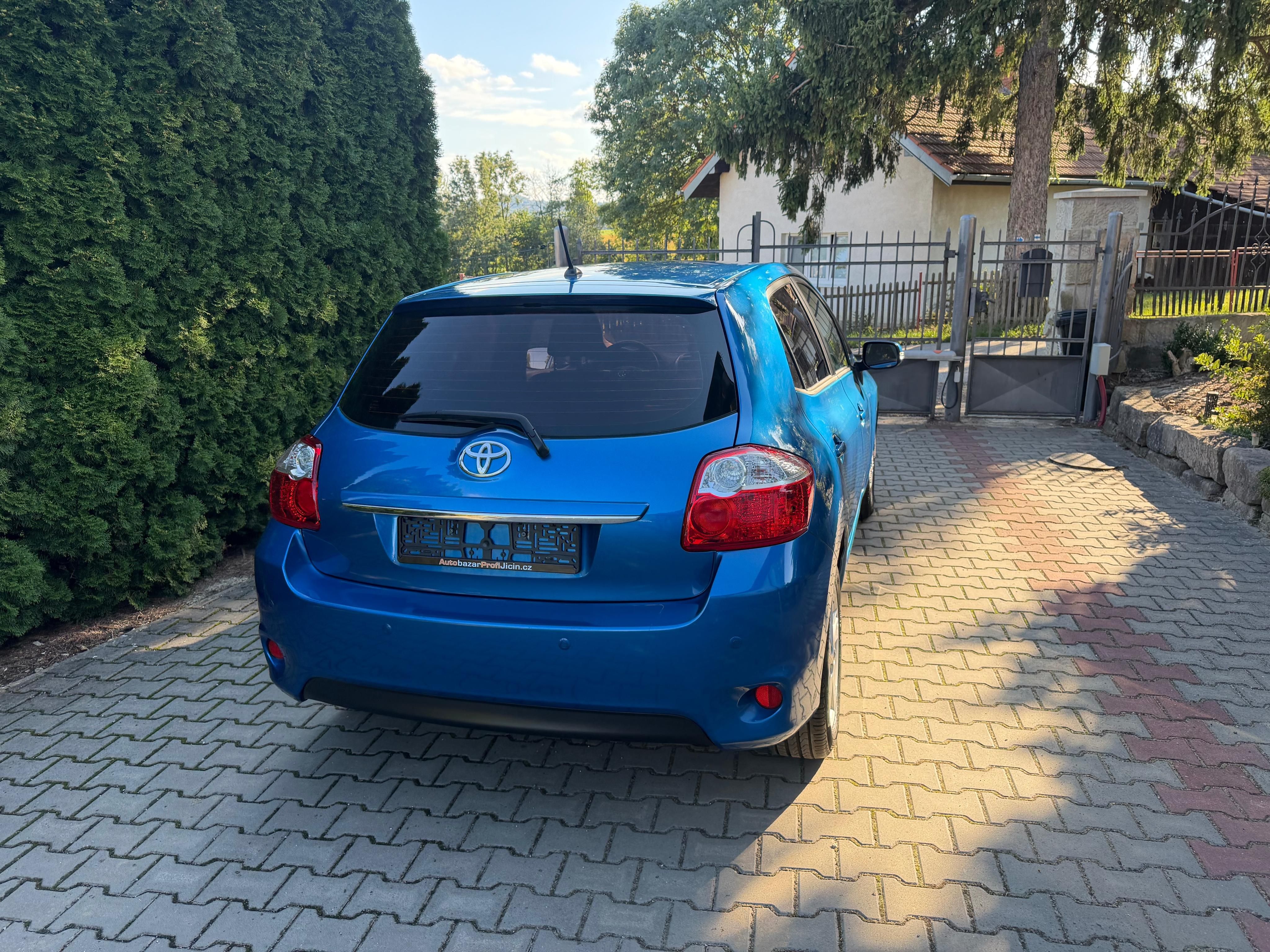 Toyota Auris, 1,6i /97kw klima serviska - fotka 5