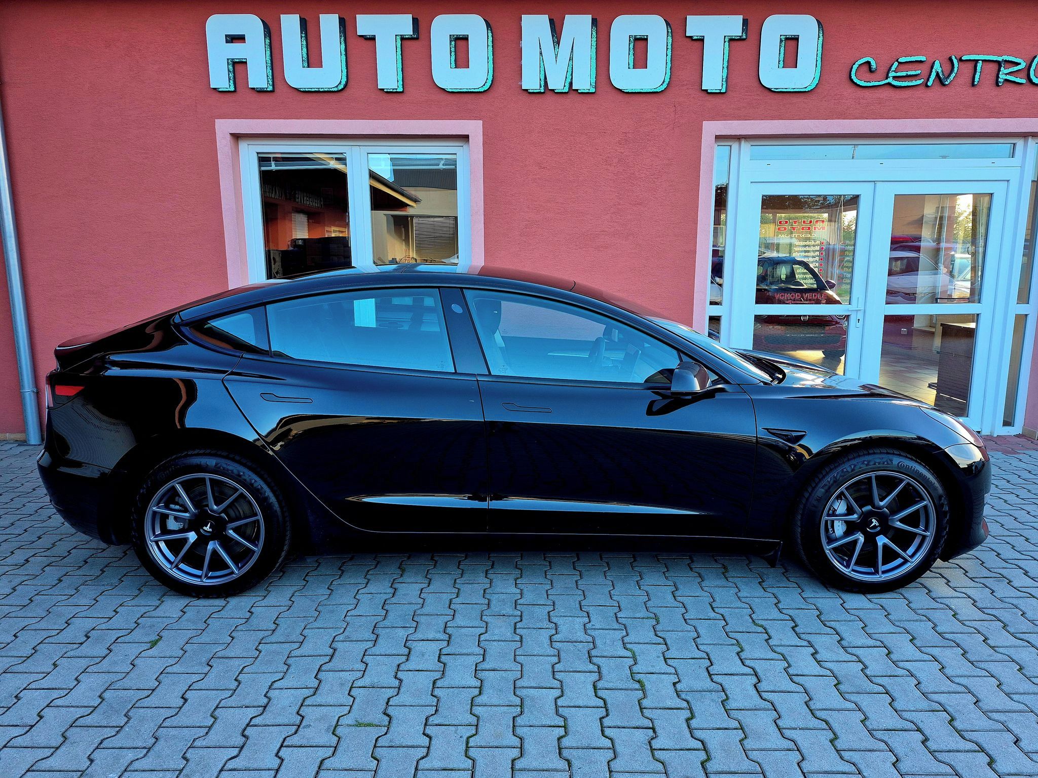 Tesla Model 3, Long Range Dual Motor - 366 kW - fotka 5