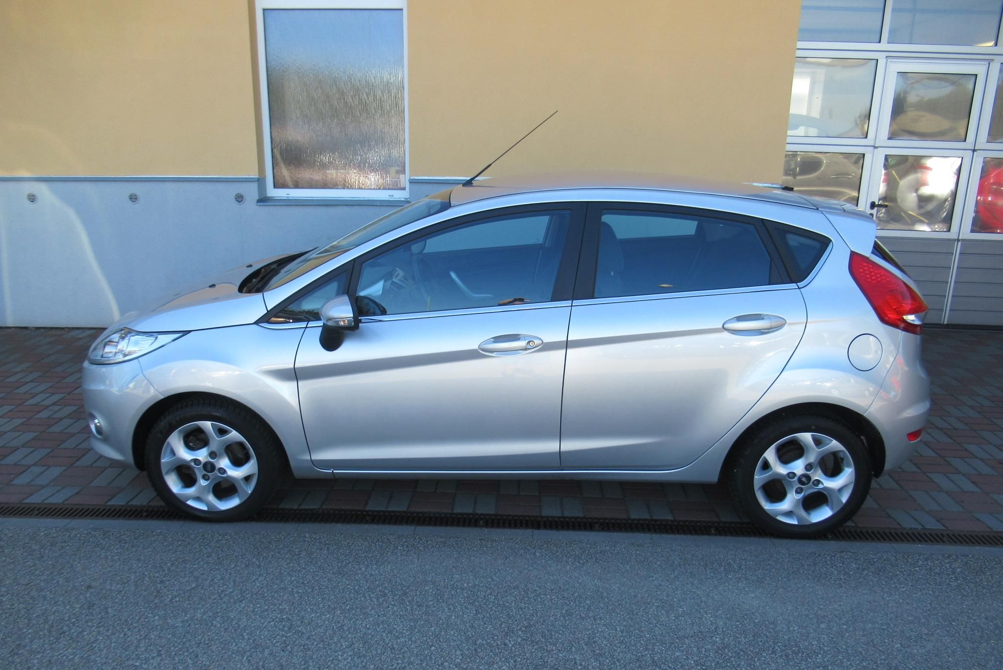 Ford Fiesta, 1.2i KLIMA  SADA ALU KOL - fotka 6