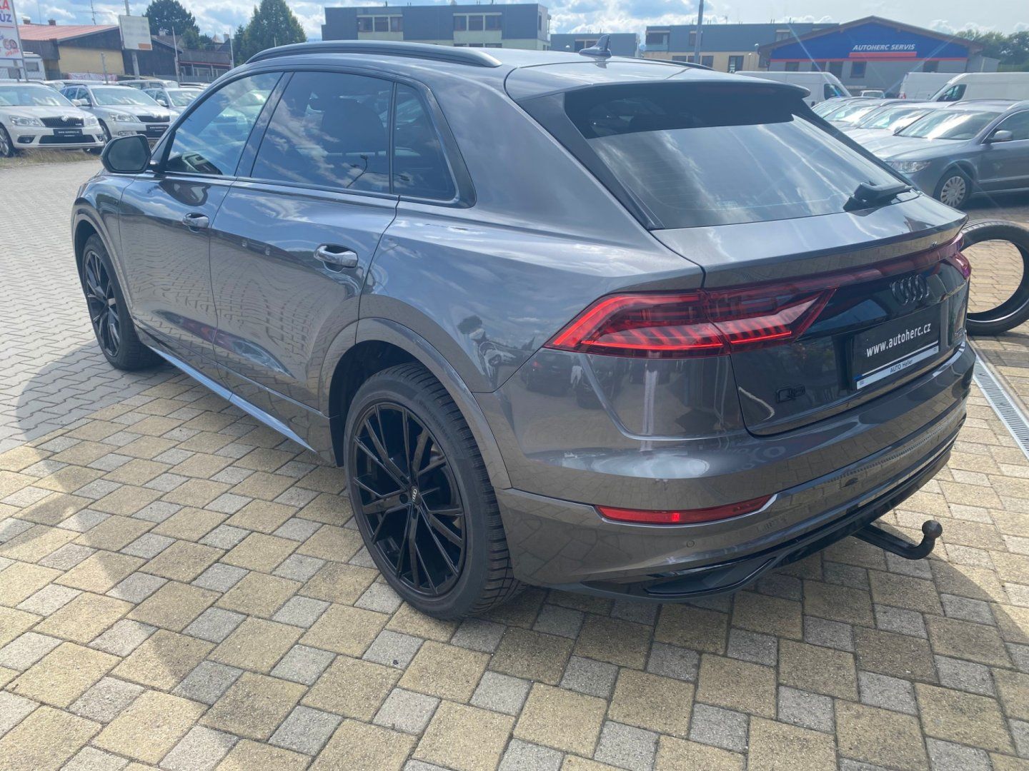 Audi Q8, 50 3.0 TDi 210kW Quattro Sline - fotka 5