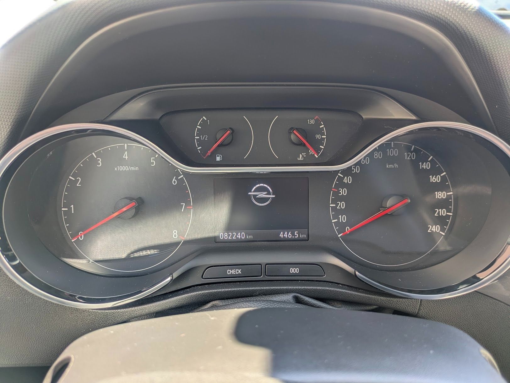 Opel Crossland, 1.2 benzín - fotka 3