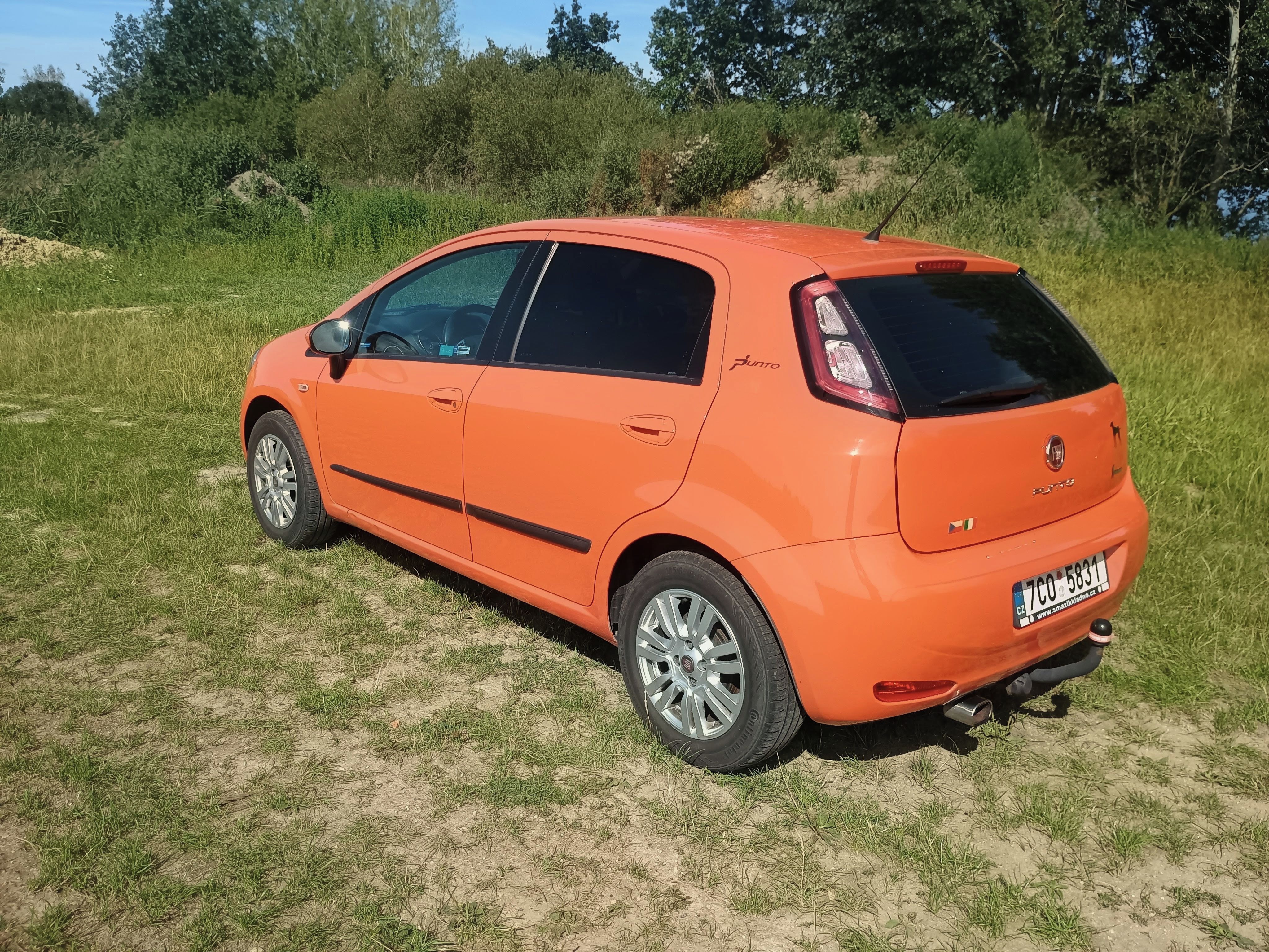 Fiat Punto, Zimní gumy, tažné zařízení - fotka 3