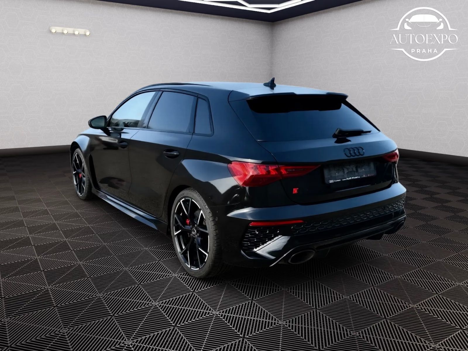 Audi RS3, | Matrix |RS-Design červený - fotka 4