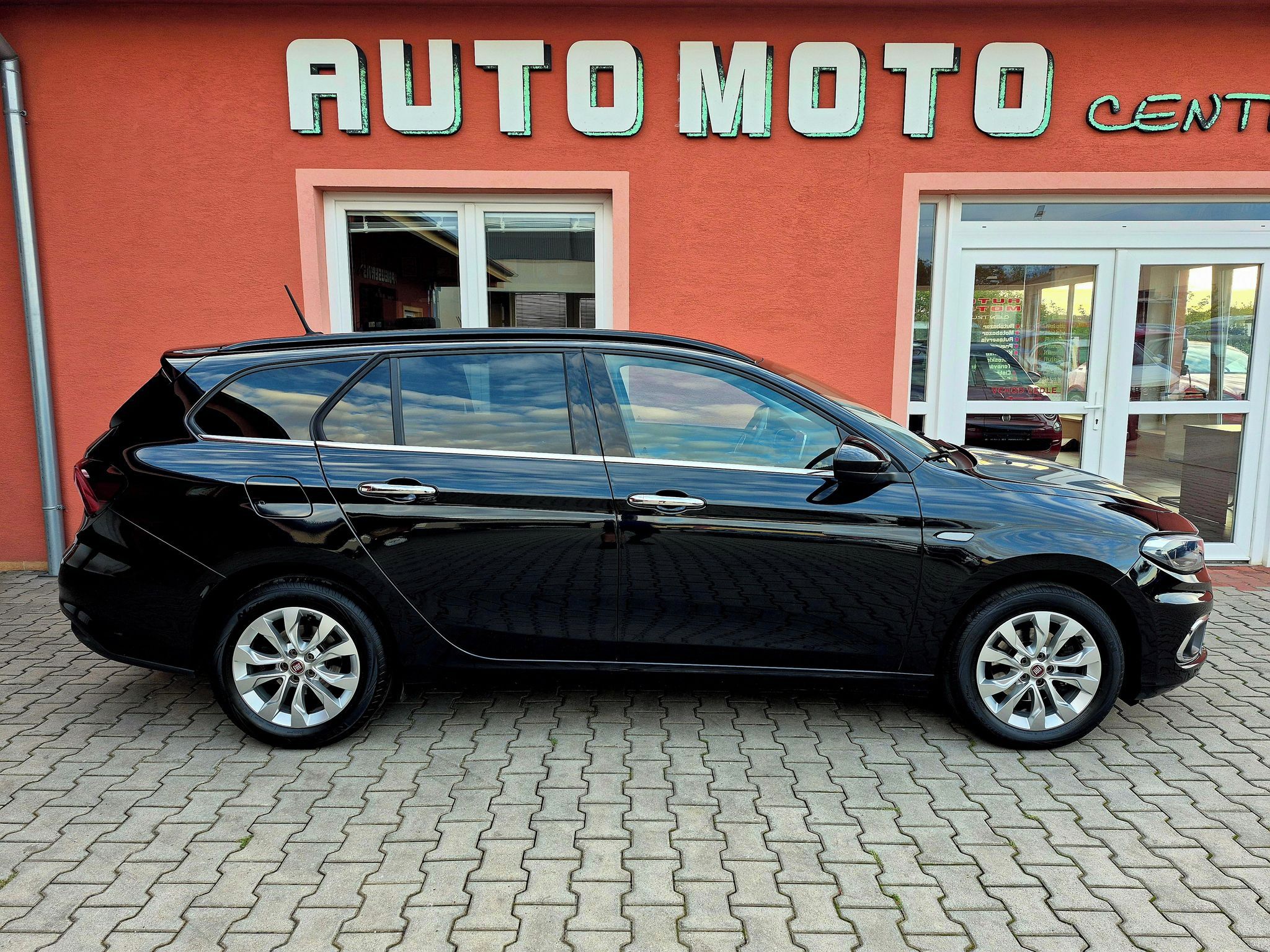 Fiat Tipo, 1.4 TURBO 88kw Lounge - fotka 5