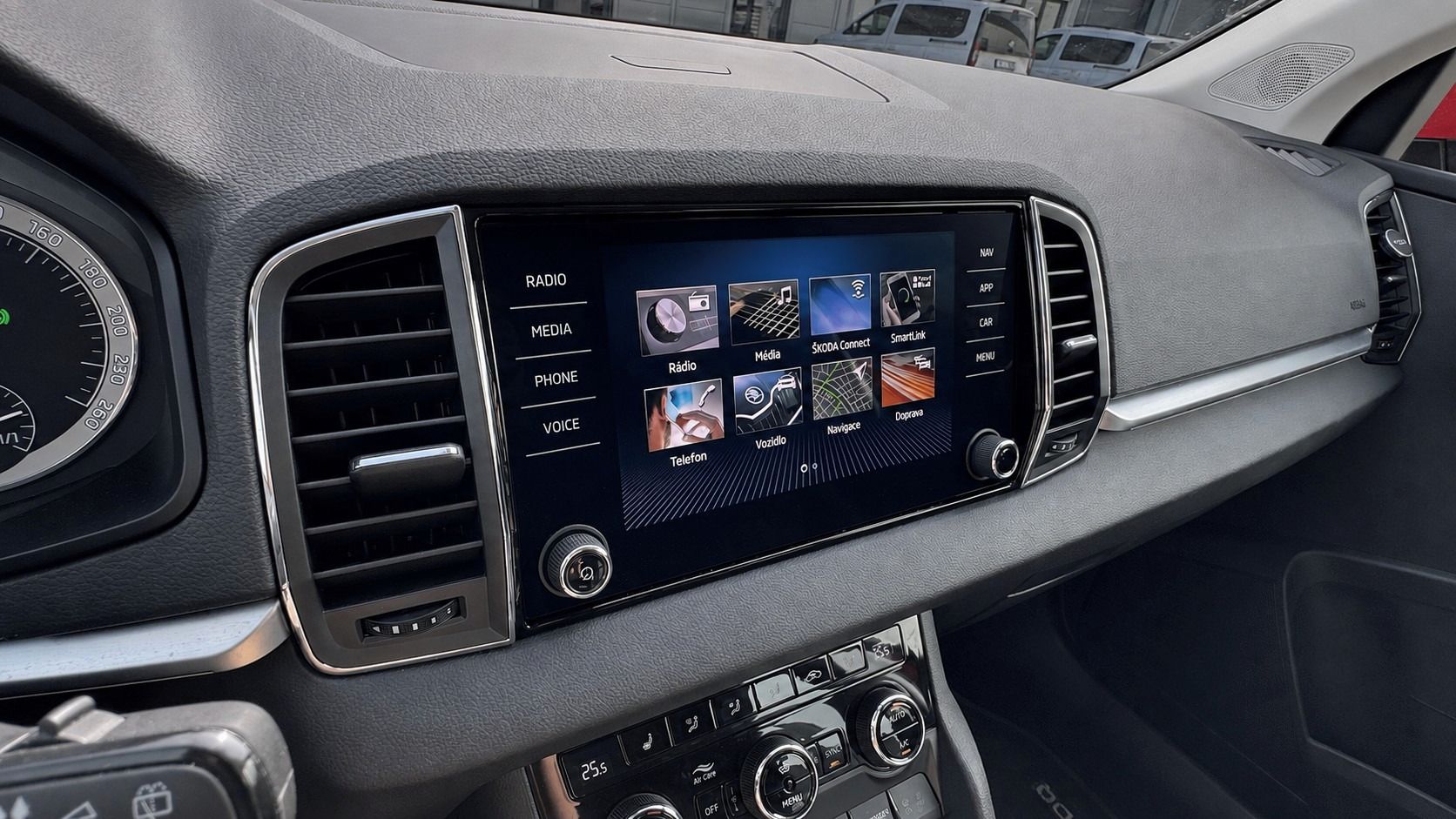 Škoda Karoq, 1.6 TDI DSG 85 kW - fotka 2