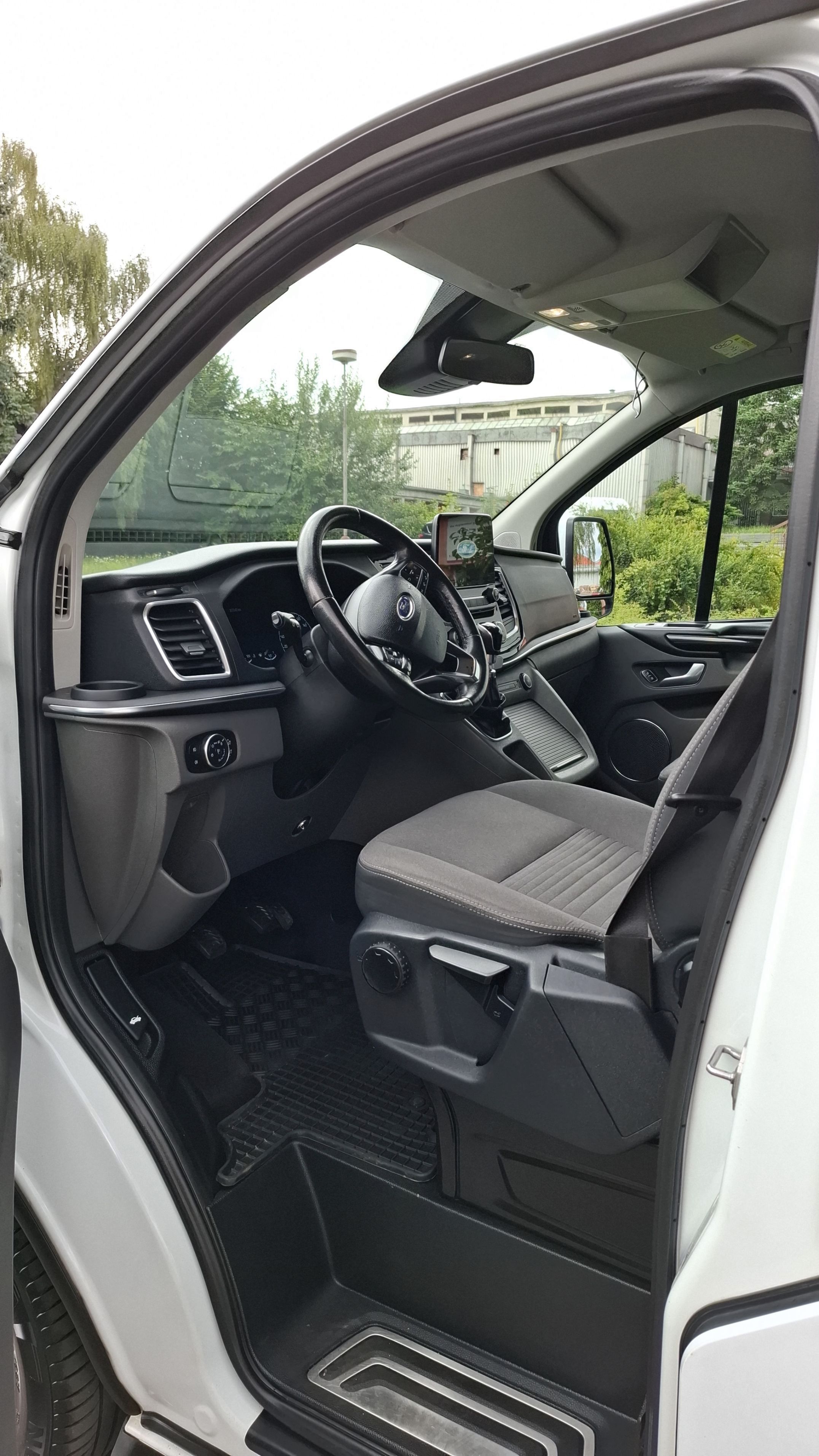 Ford Tourneo Custom, 2.0 Ecoblue diesel 125 kW - fotka 6