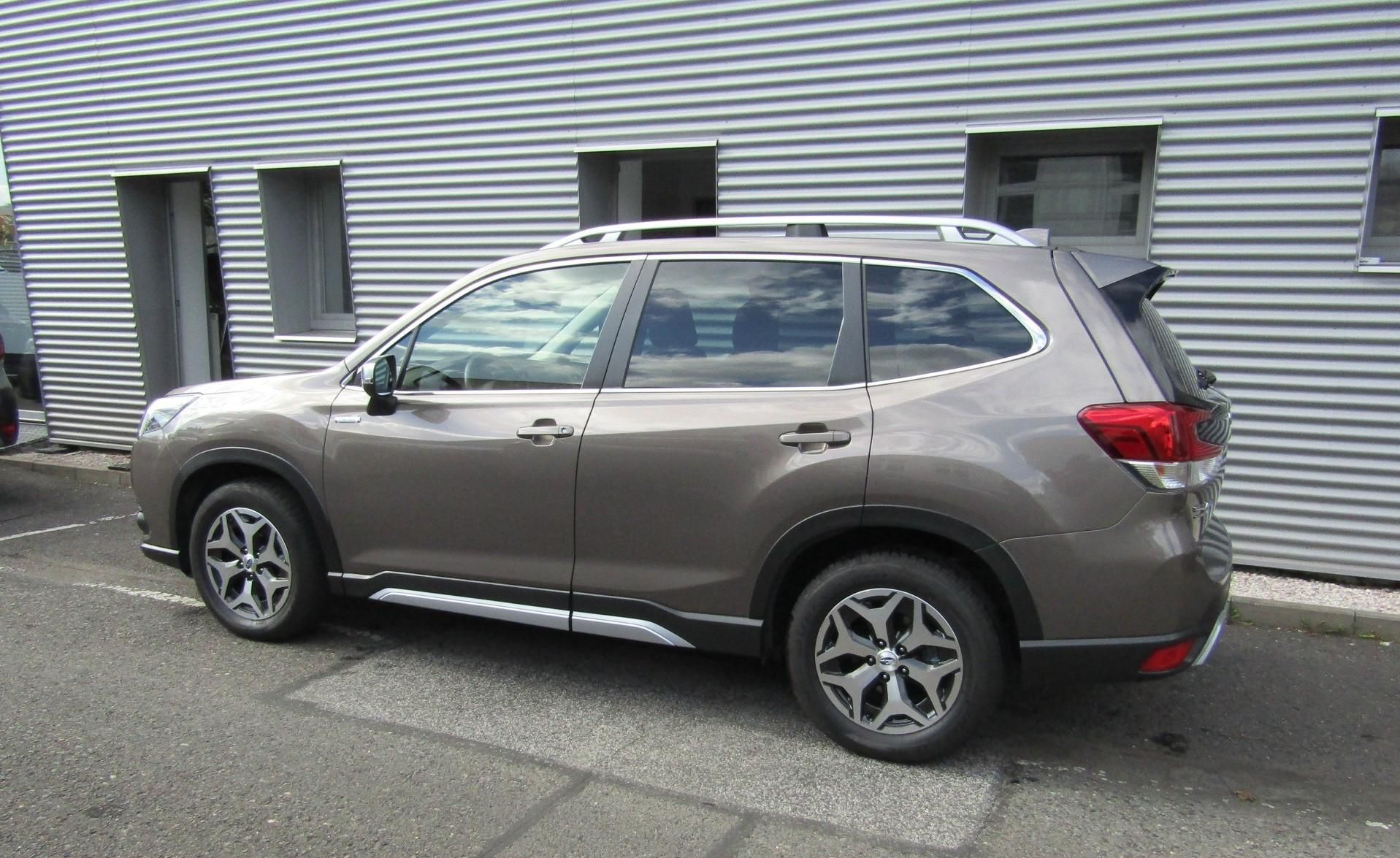 Subaru Forester, Comfort NAVI ČR serv. kň. - fotka 3