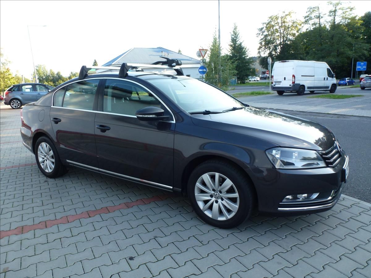 Volkswagen Passat, 1,6 TDI Serviska, TOP STAV !!! - fotka 5