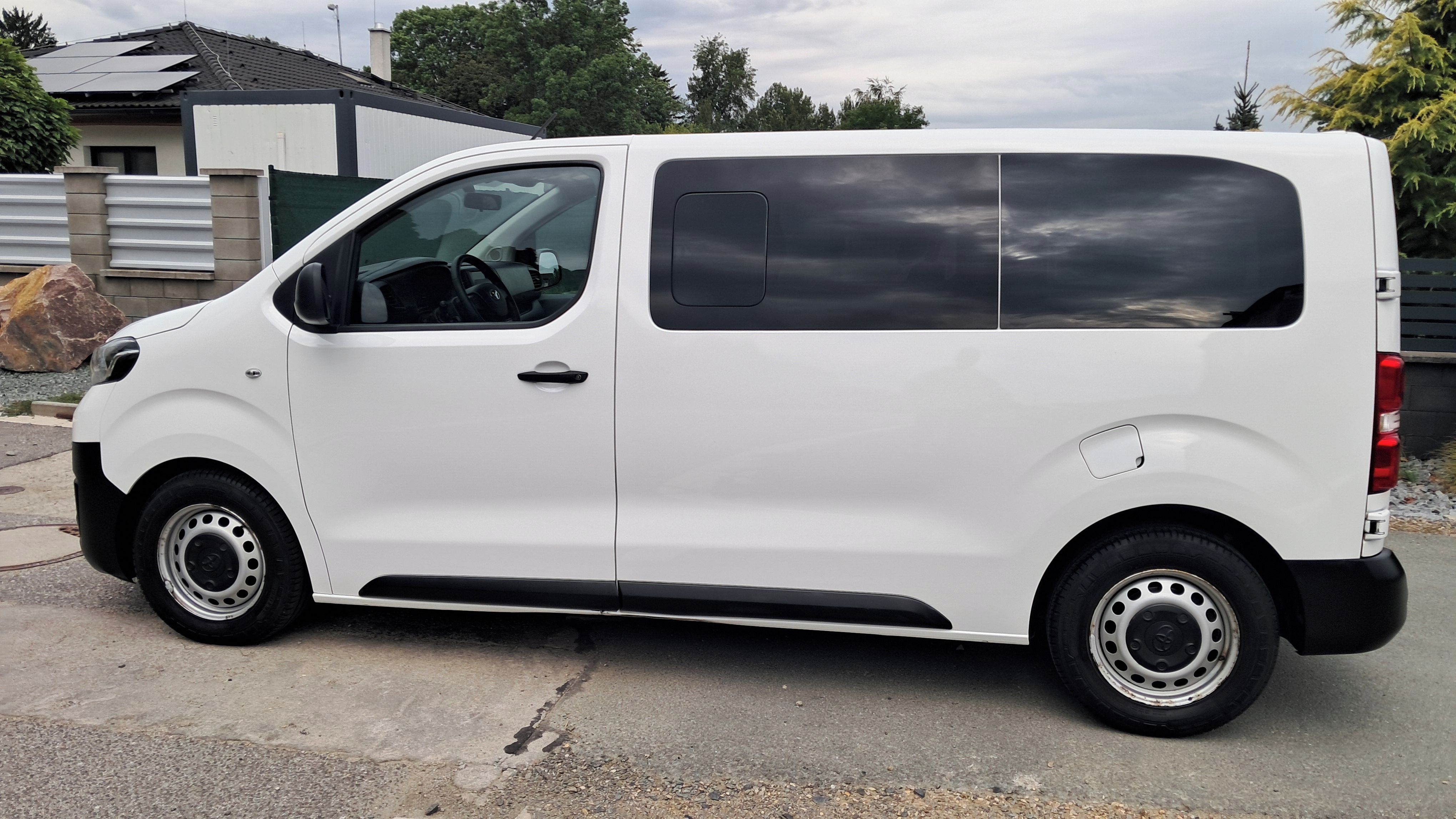 Toyota Proace, 1,5D 88kw, 9míst ZÁRUKA - fotka 3
