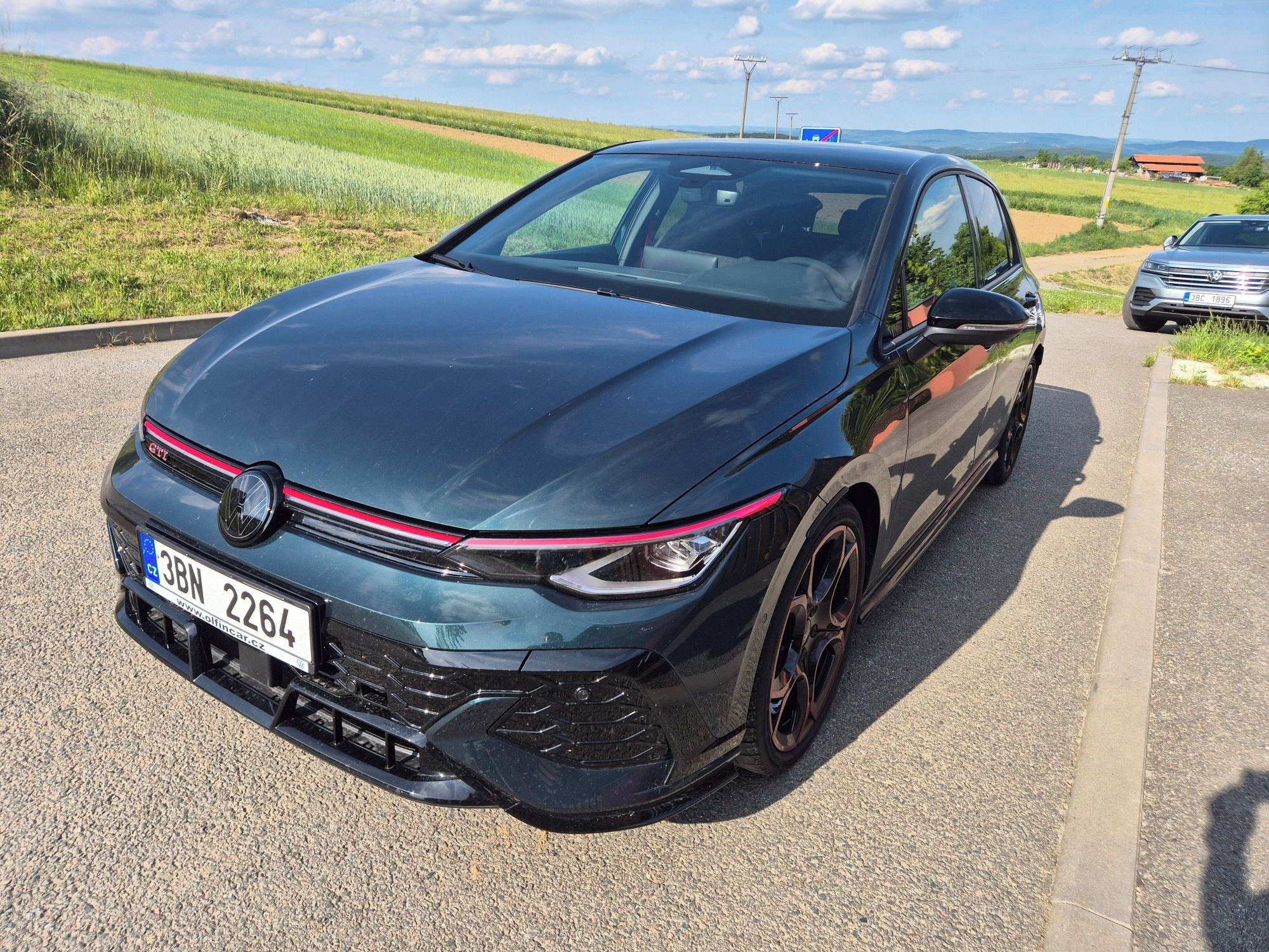 Volkswagen Golf, EDICE 50 let, 325 koní - fotka 2