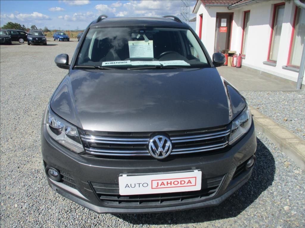 Volkswagen Tiguan, 1,4 TSi, aut klima,serv.kn. - fotka 2