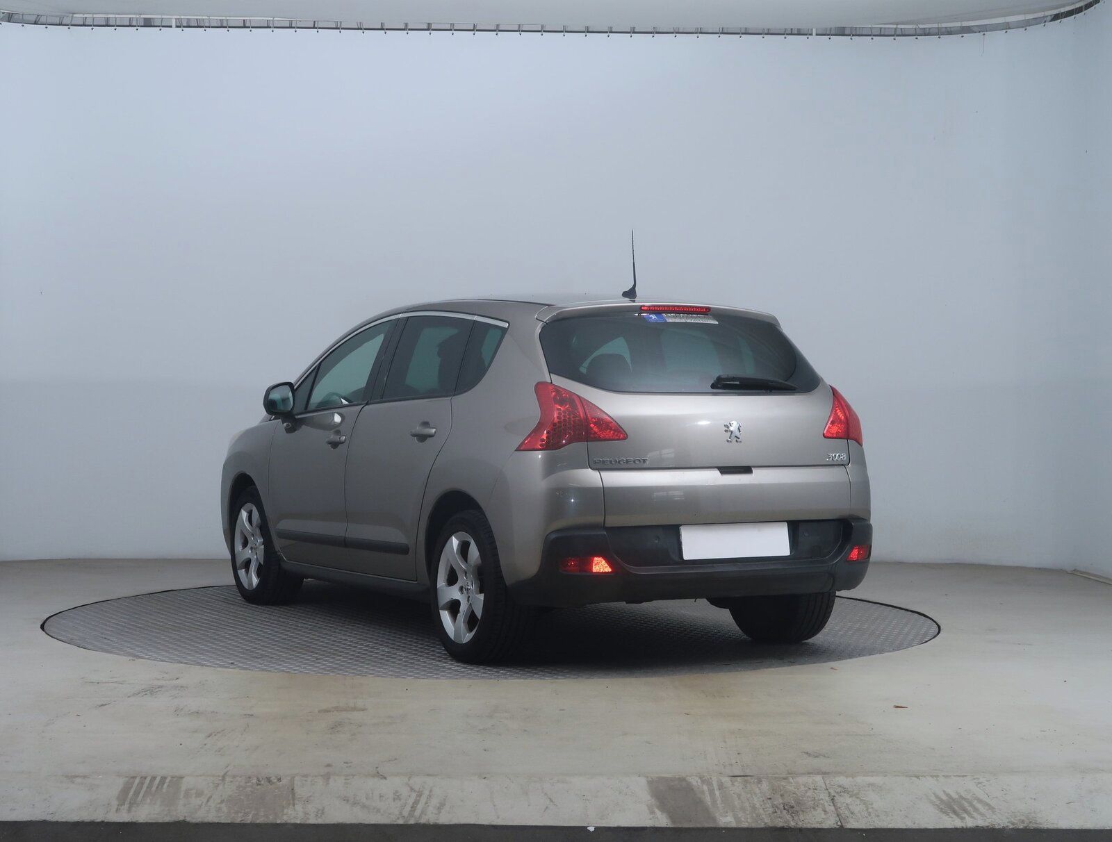 Peugeot 3008, 1.6 HDi, Parkovací asistent - fotka 4