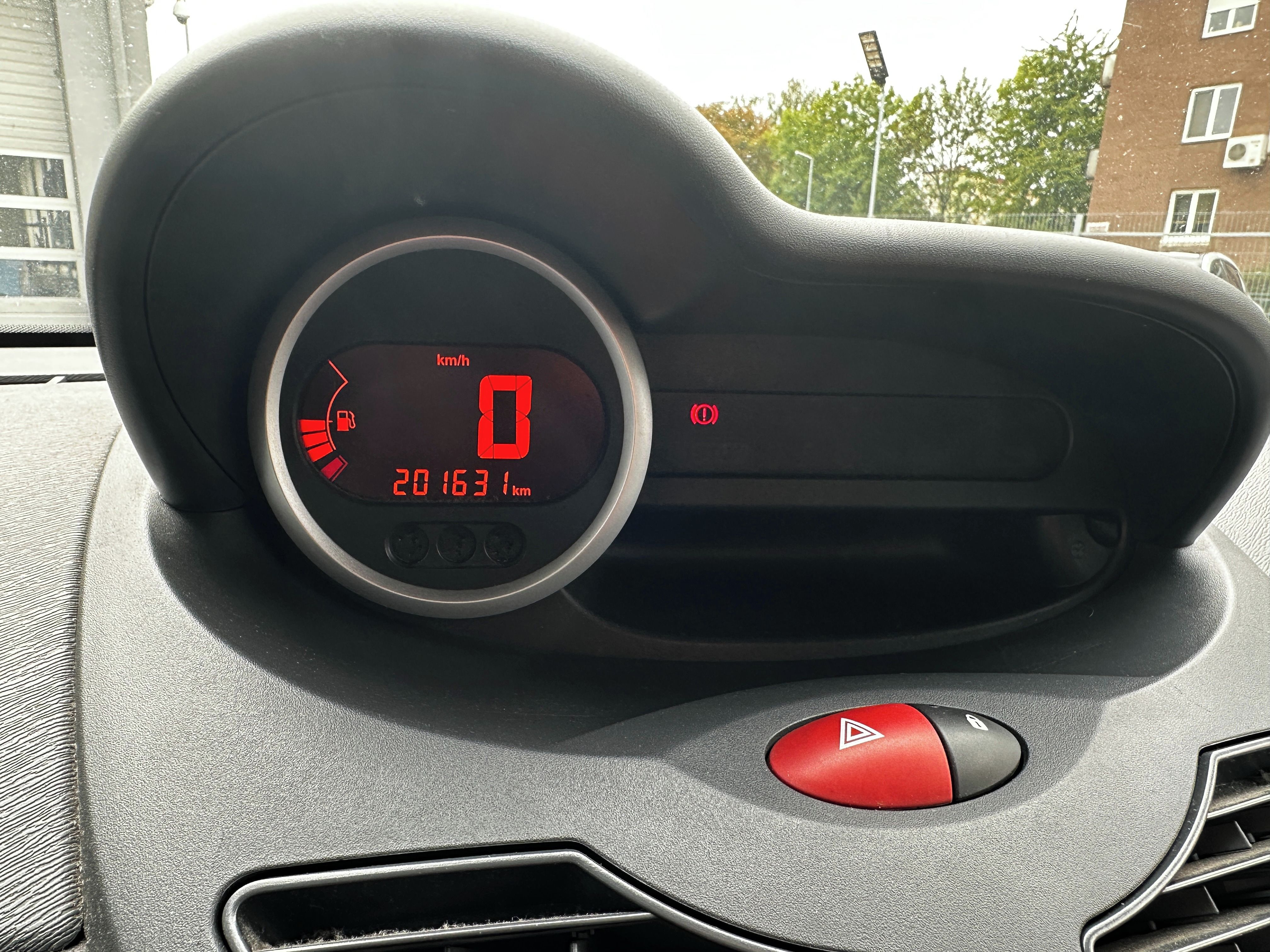 Renault Twingo, 1,2 16V 75/55 kW - fotka 6