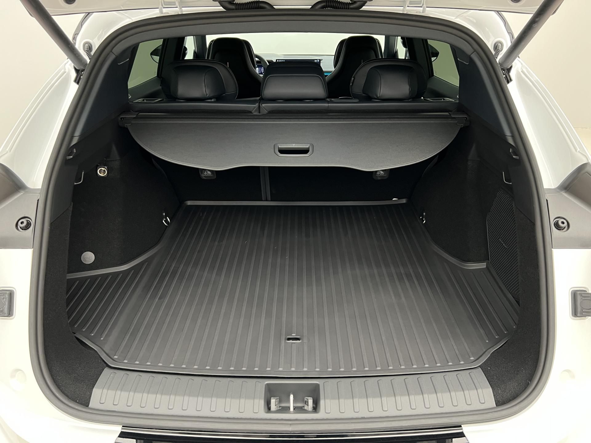 Lynk & Co 08, MORE PHEV - fotka 5