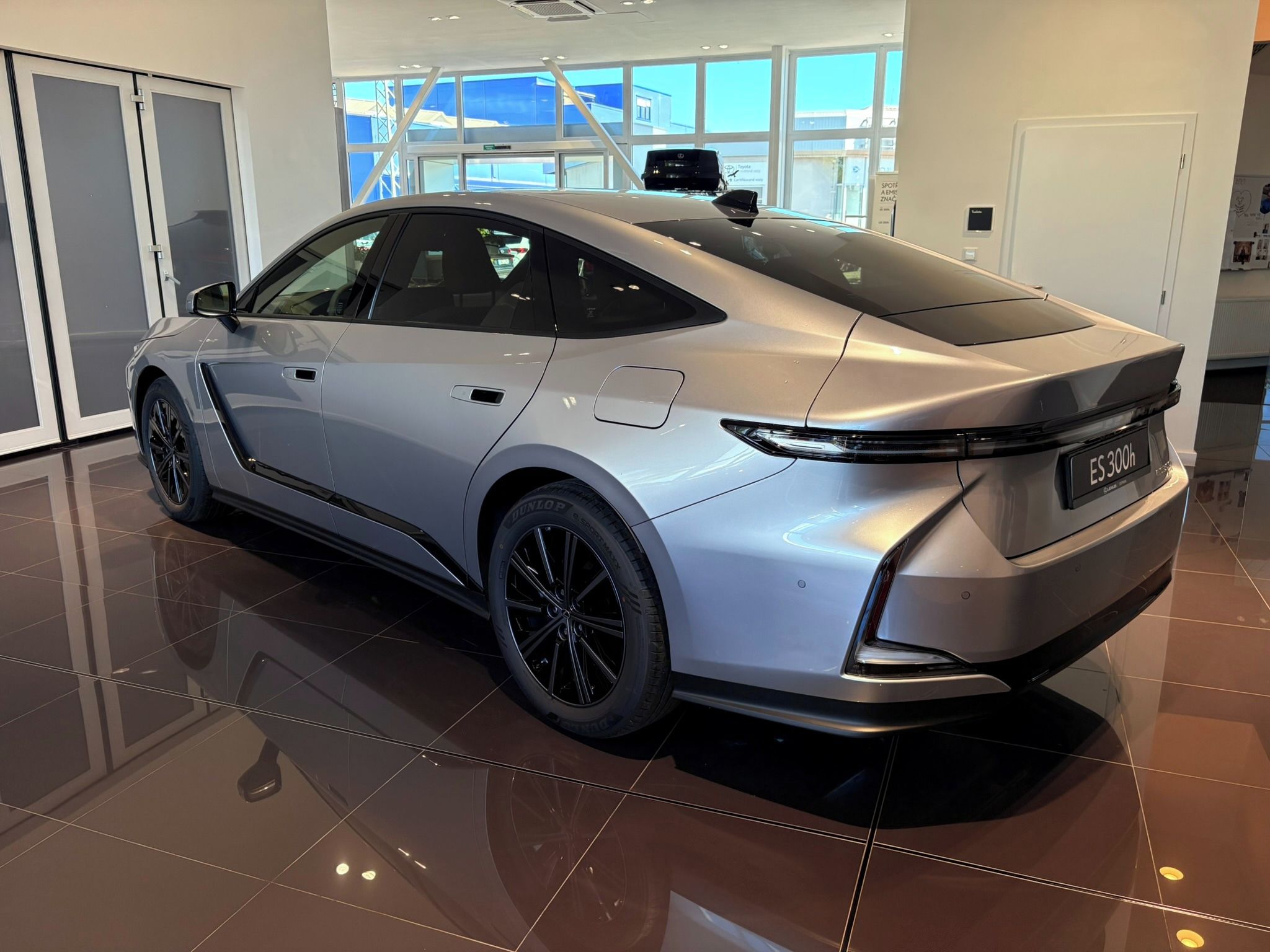 Lexus ES 300h, ES 300h Prestige Top 4x4 - fotka 5