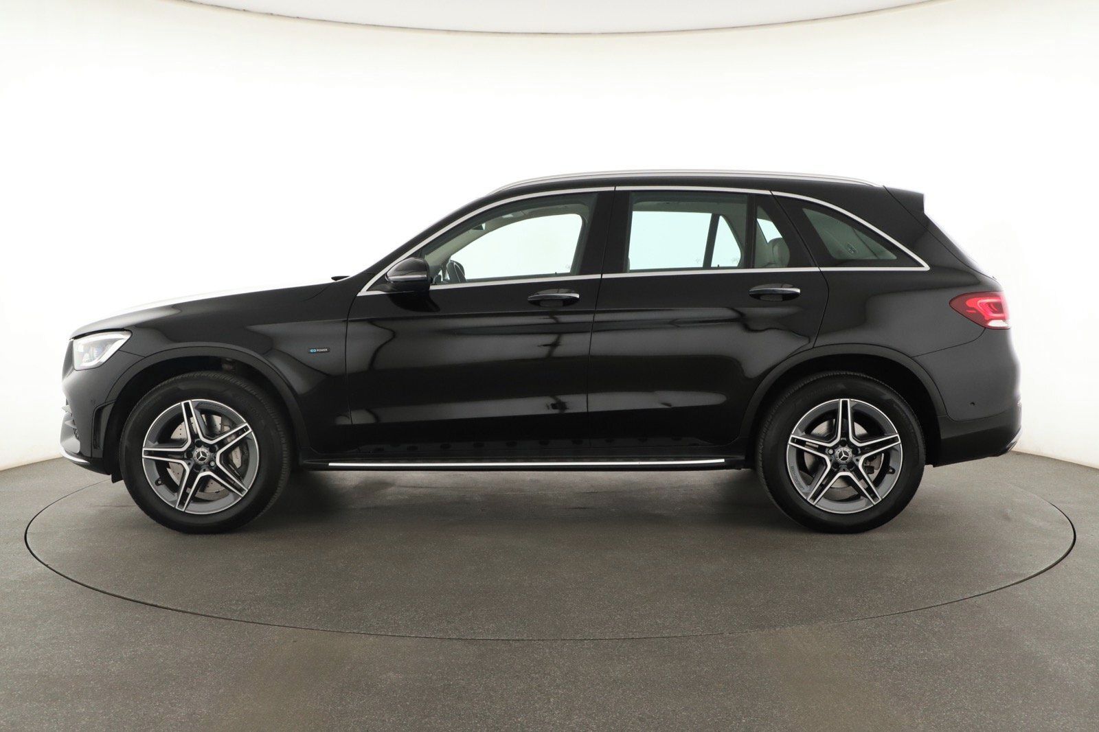 Mercedes-Benz GLC, 300 e 4MATIC - fotka 3
