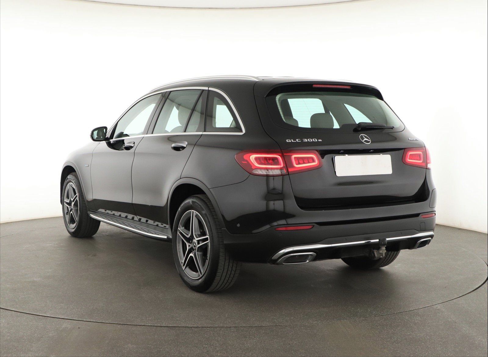 Mercedes-Benz GLC, 300 e 4MATIC - fotka 4