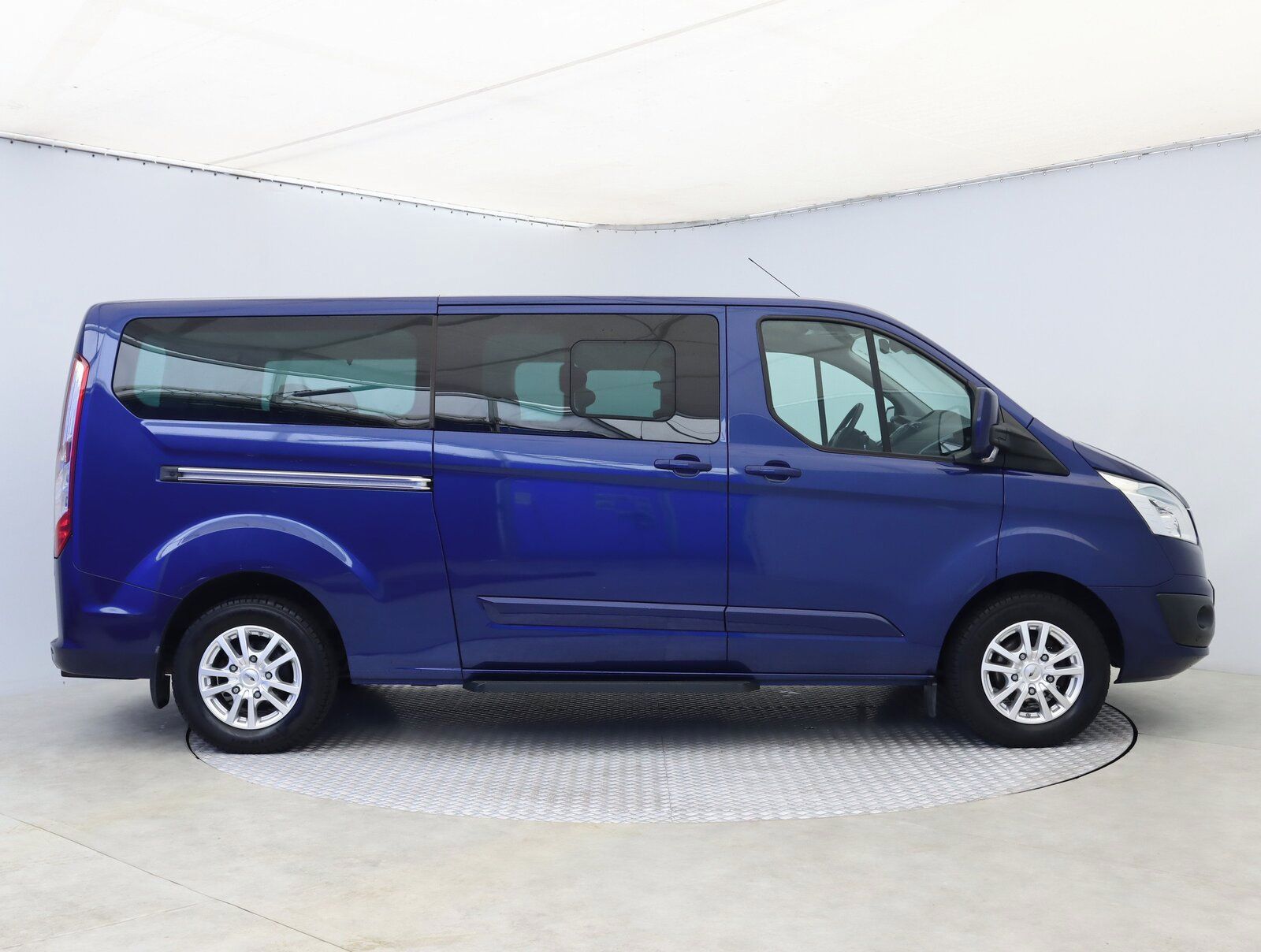 Ford Tourneo Custom, 2.2 TDCi, Titanium, Klima - fotka 6