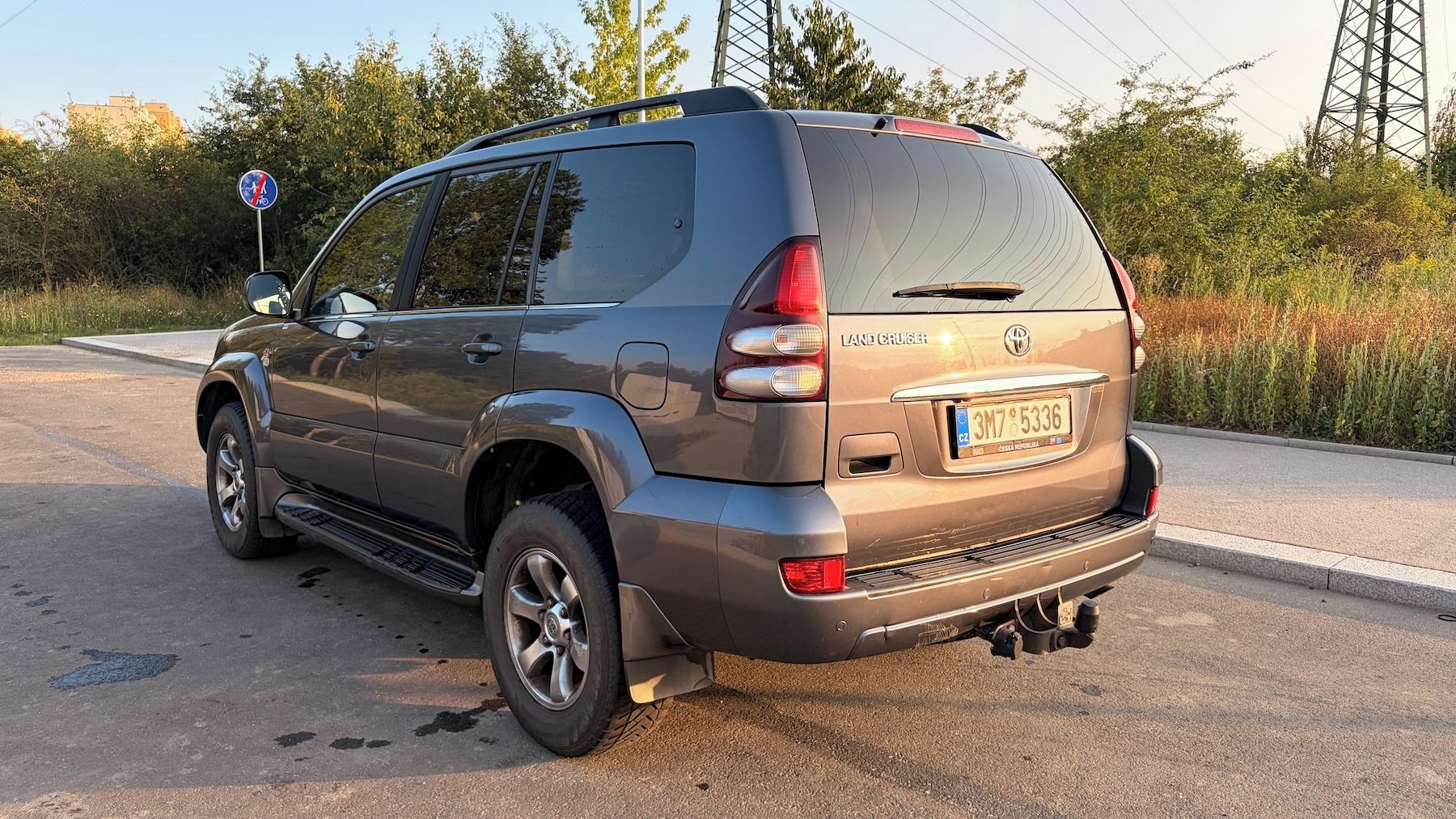 Toyota Land Cruiser, Toyota Land Cruiser, 8 míst - fotka 4