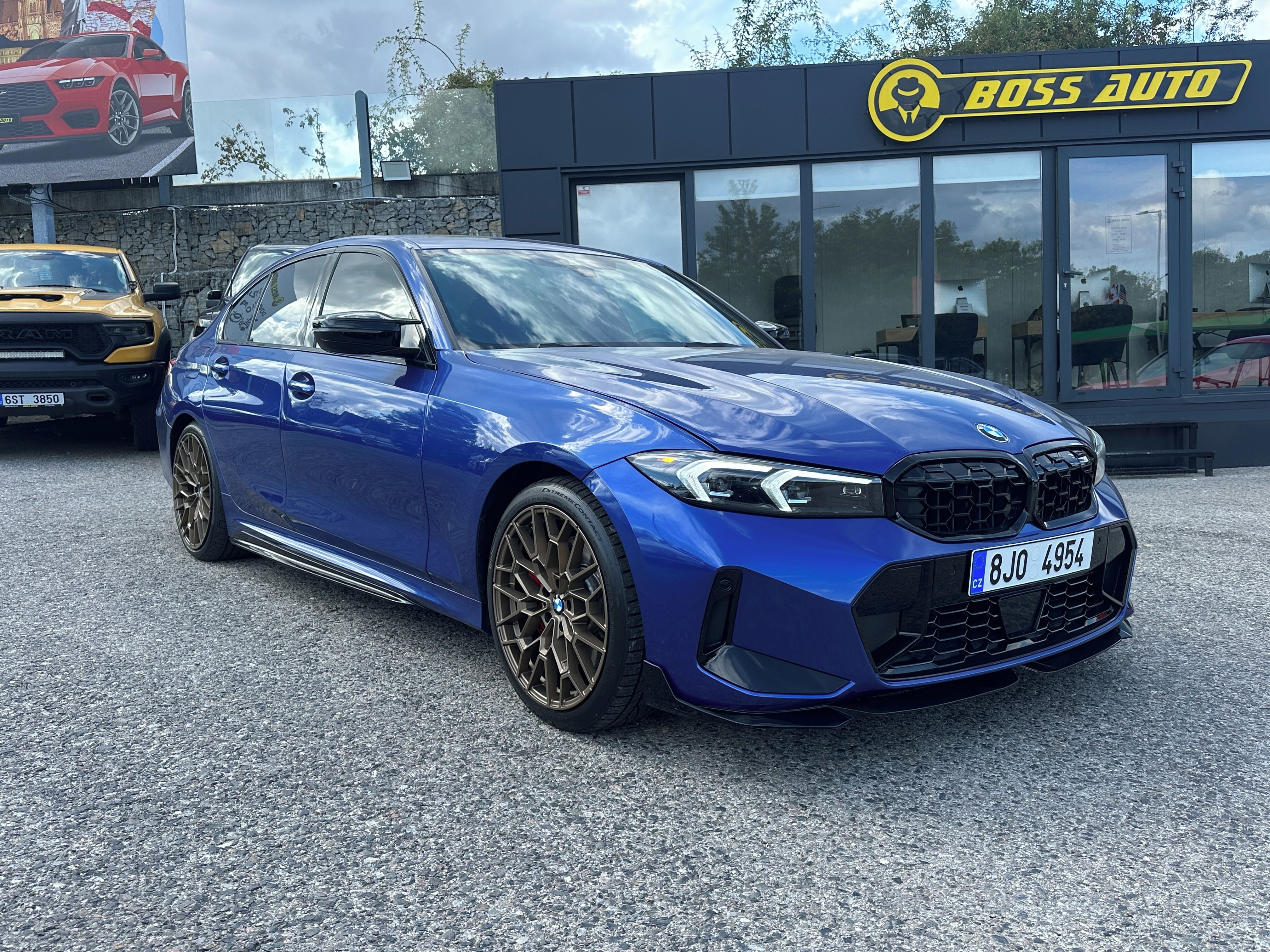 BMW Řada 3, BMW 330I  2023 - fotka 2