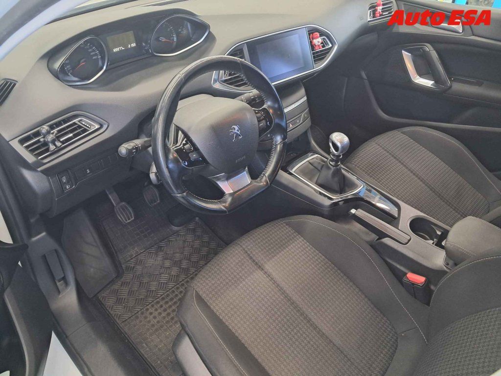 Peugeot 308, 1.2 PT,1.maj,ČR - fotka 3