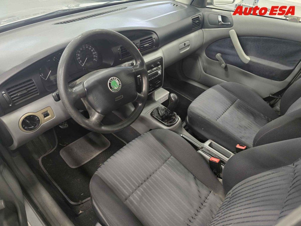 Škoda Octavia, 1.8i,ČR - fotka 3