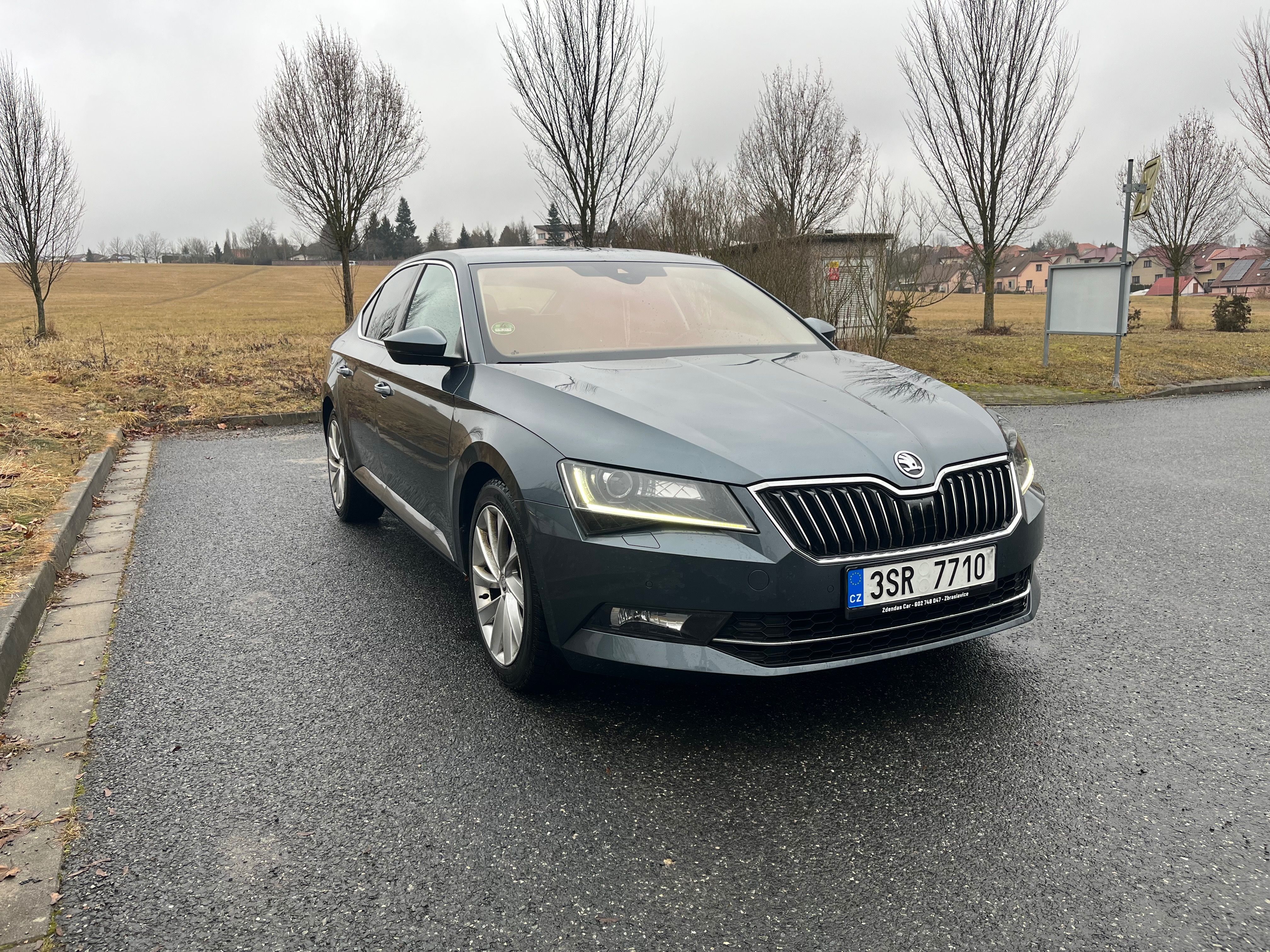 Škoda Superb, 2.0 TDI - fotka 2