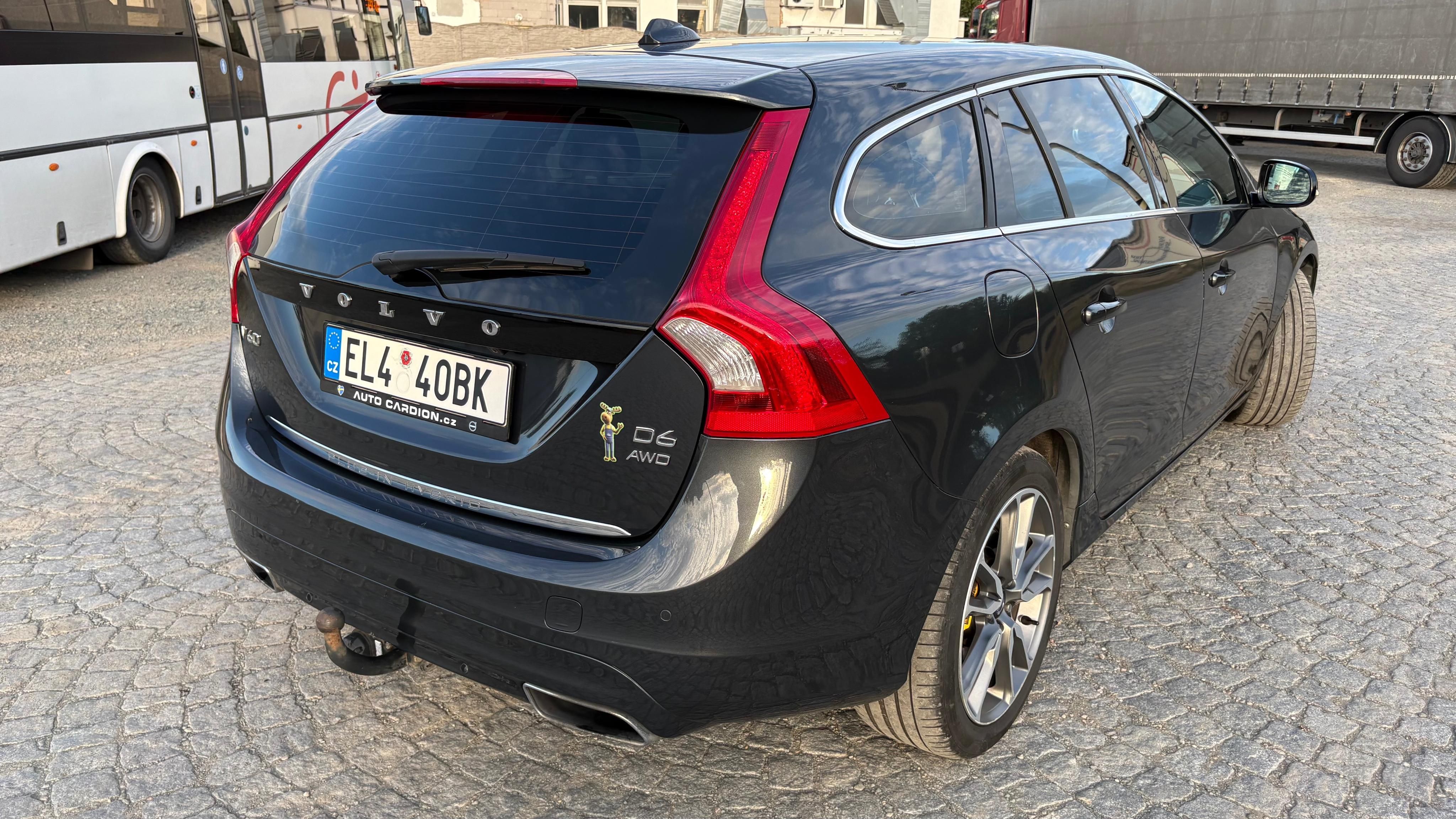 Volvo V60, Volvo V60 D6 PHEV - fotka 3