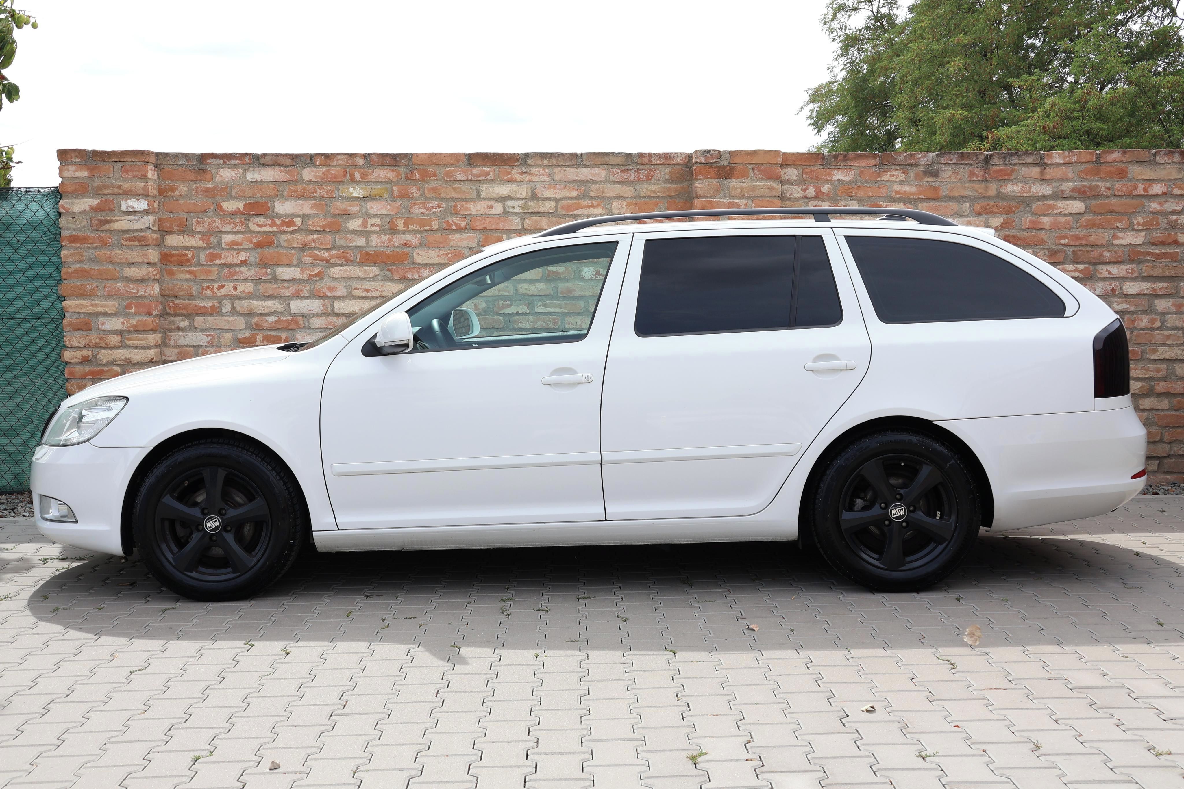 Škoda Octavia, 1.6TDI DSG NAVI XENON VÝHŘEV - fotka 2