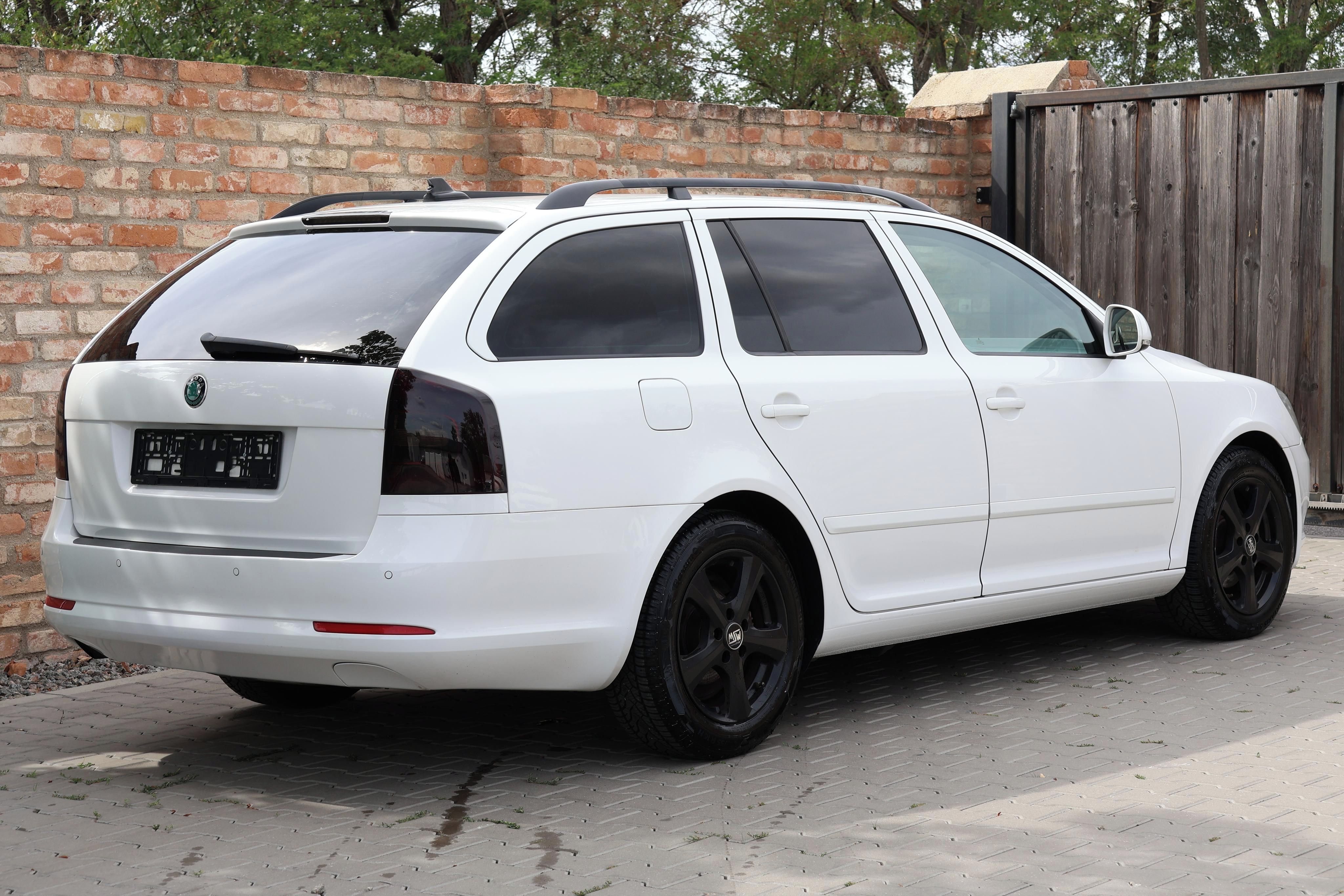 Škoda Octavia, 1.6TDI DSG NAVI XENON VÝHŘEV - fotka 4