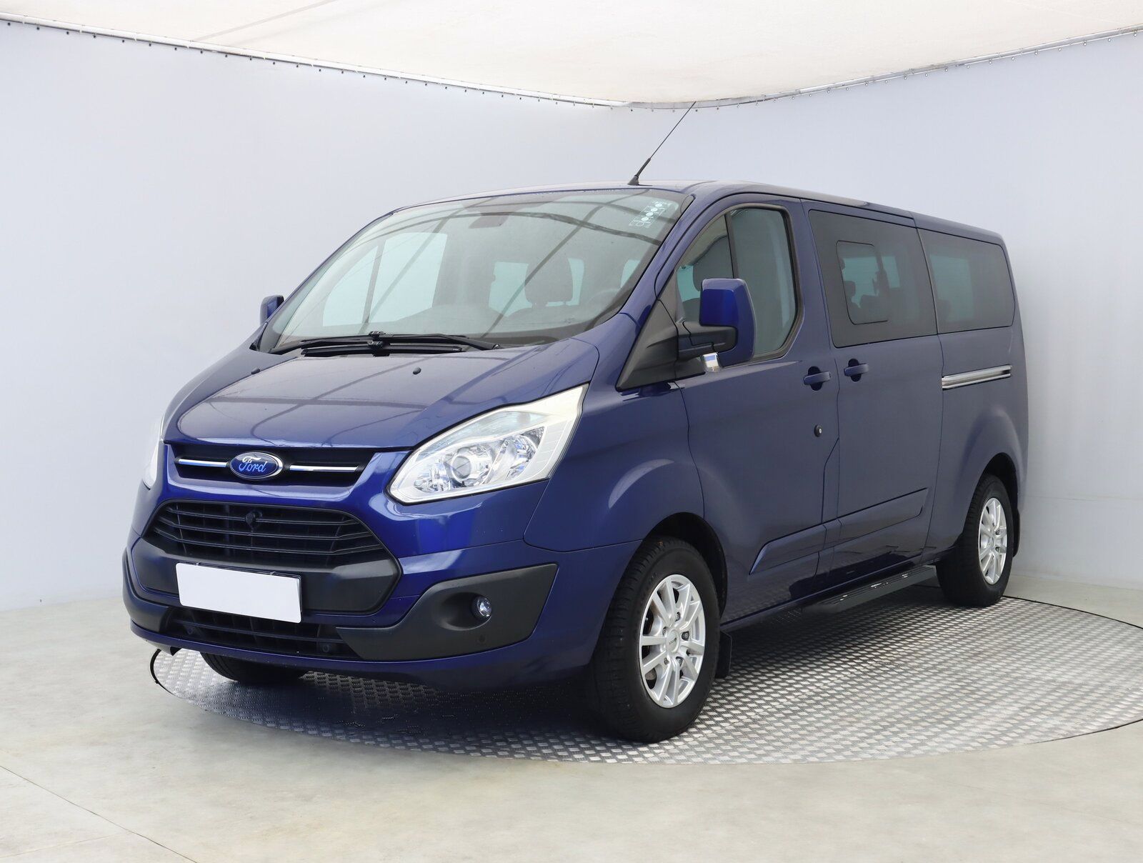 Ford Tourneo Custom, 2.2 TDCi, Titanium, Klima - fotka 2