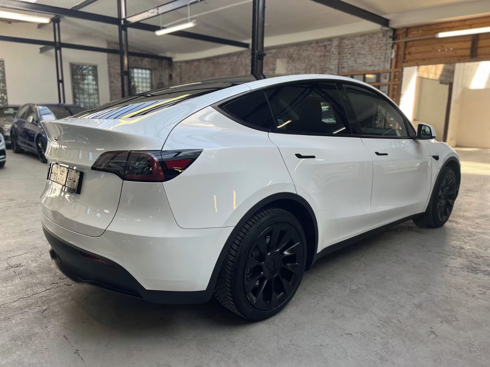 Tesla Model Y, Long Range RWD*Kůže*Navi* - fotka 2