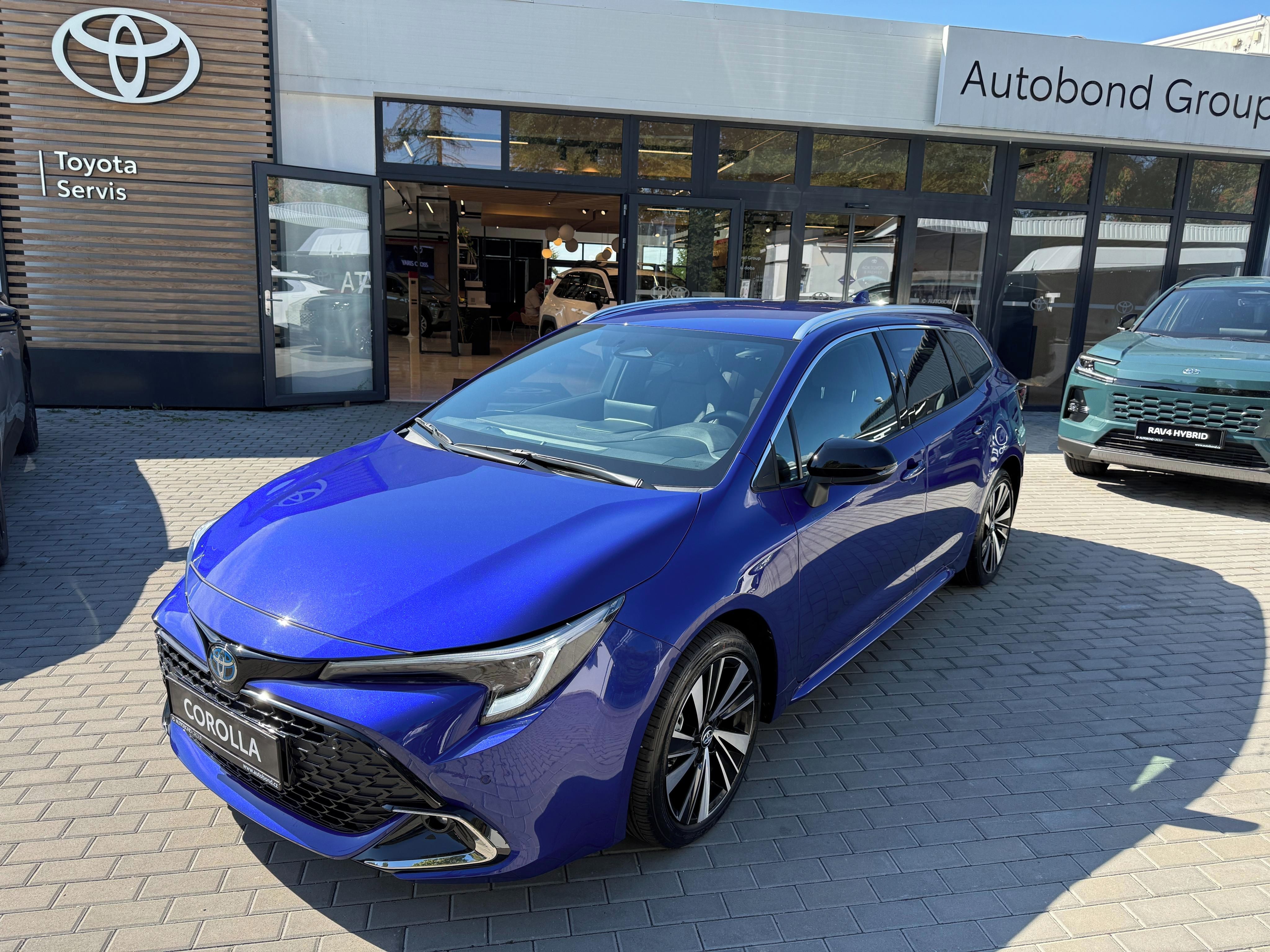 Toyota Corolla, 1.8 HEV STYLE + zimní kola