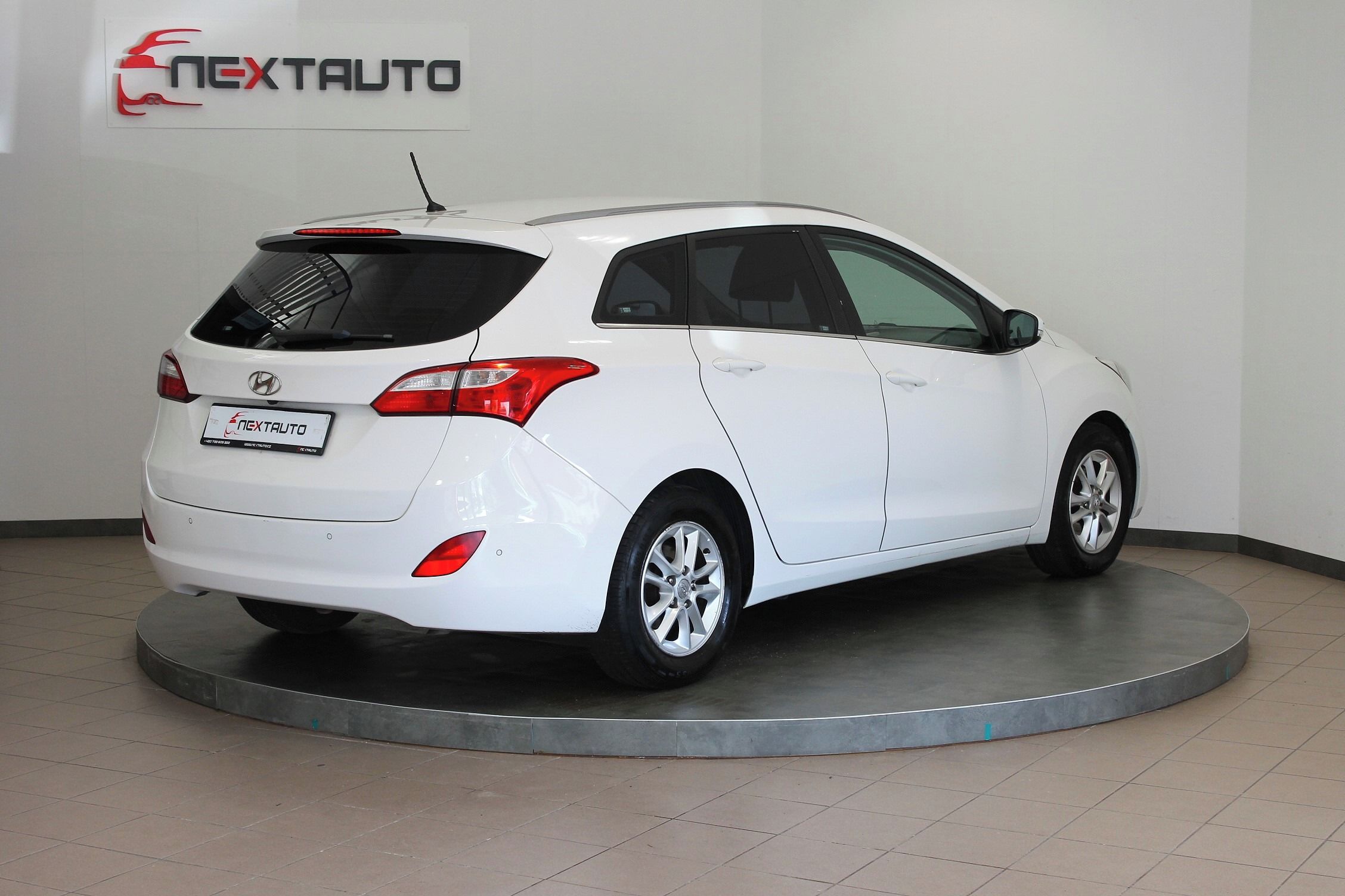 Hyundai i30, 1.6 CRDi 81kW  COMFORT, ČR - fotka 5