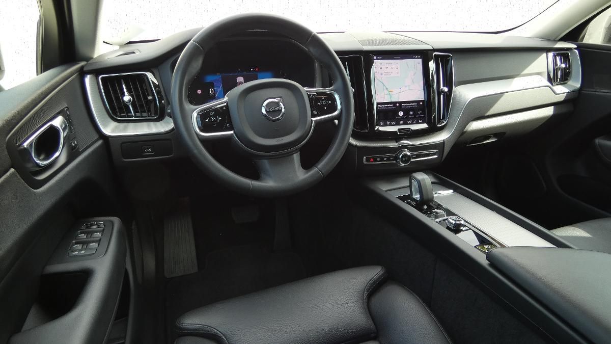 Volvo XC60, B4 AWD Plus Bright Auto - fotka 5