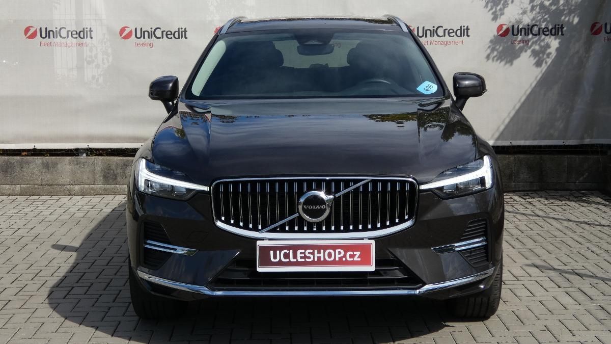 Volvo XC60, B4 AWD Plus Bright Auto - fotka 2