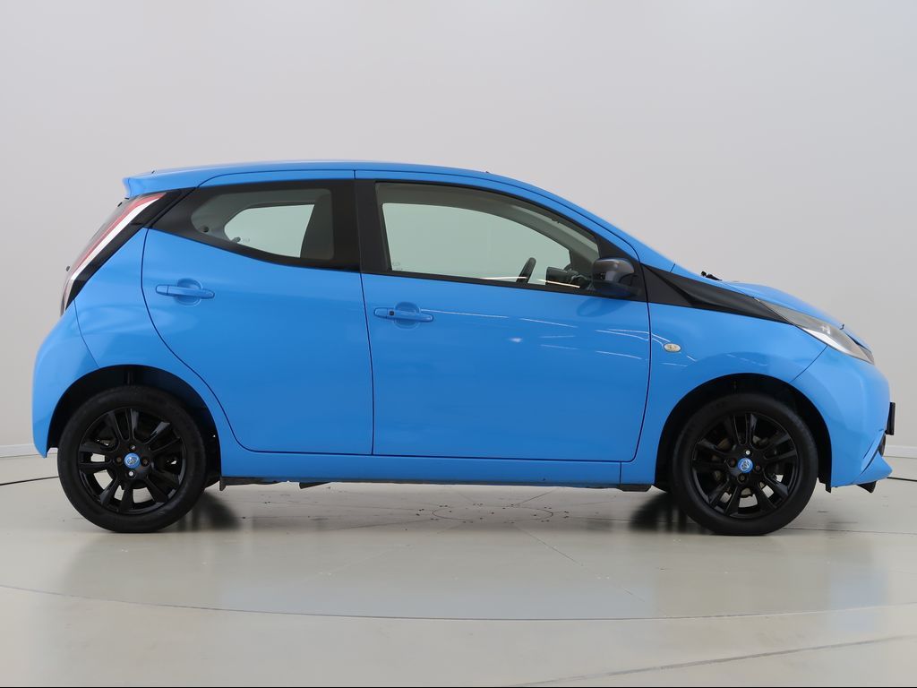 Toyota Aygo, 1.0VVT-i,51kW,1Maj,x-cite+smar - fotka 4