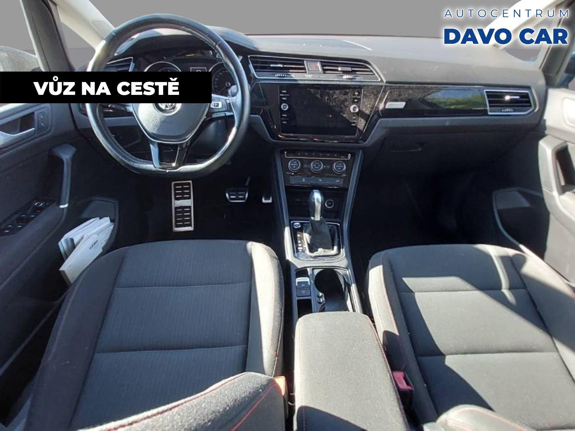 Volkswagen Touran, 1,4 TSI 110kW DSG Sound 7-Míst - fotka 4