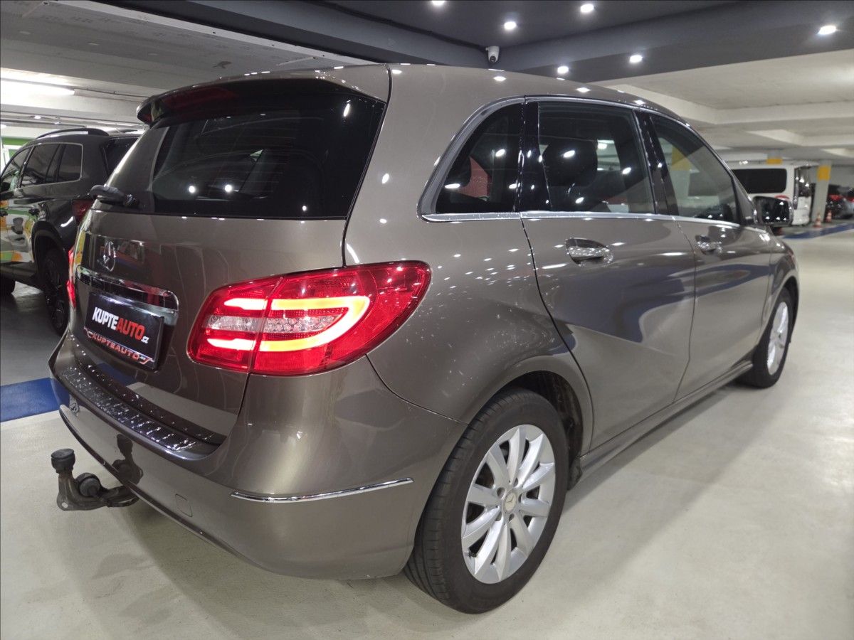 Mercedes-Benz Třídy B, 1,6 i + Zimní Alu !  Elegance - fotka 5