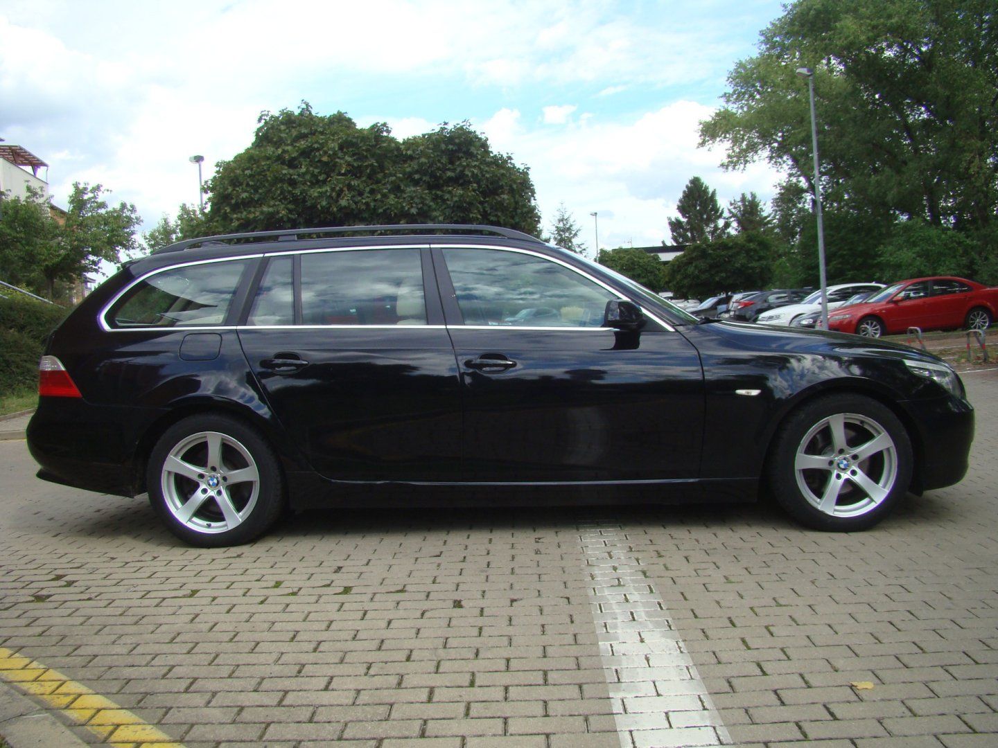 BMW Řada 5, 530d 173kW NAVI PROLOGIC - fotka 3