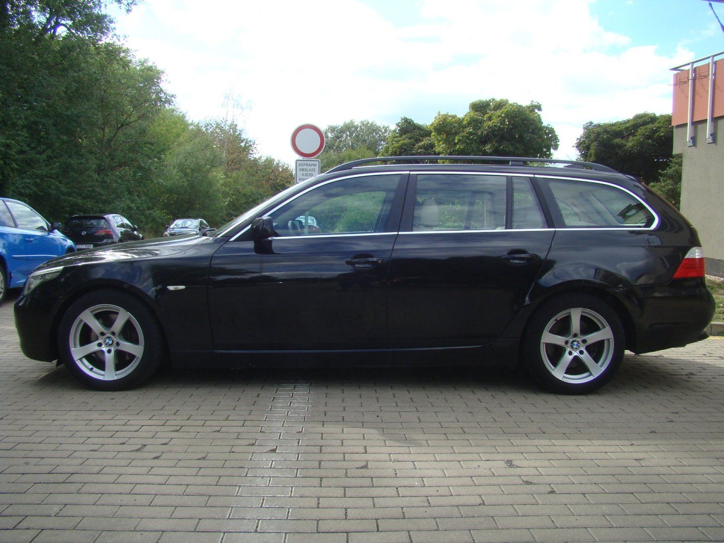 BMW Řada 5, 530d 173kW NAVI PROLOGIC - fotka 6