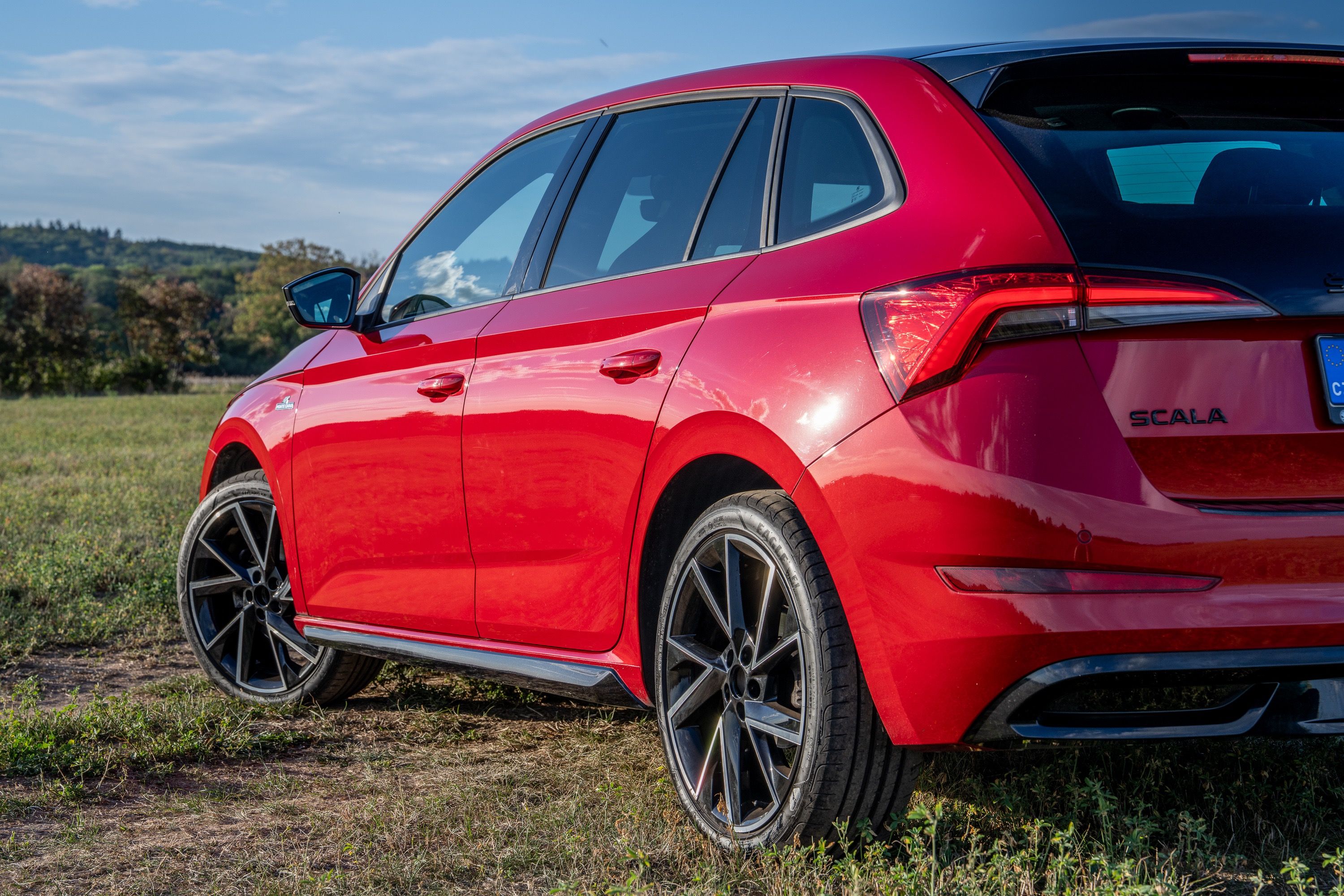 Škoda Scala, Monte Carlo 1.5 TSI, top stav - fotka 5