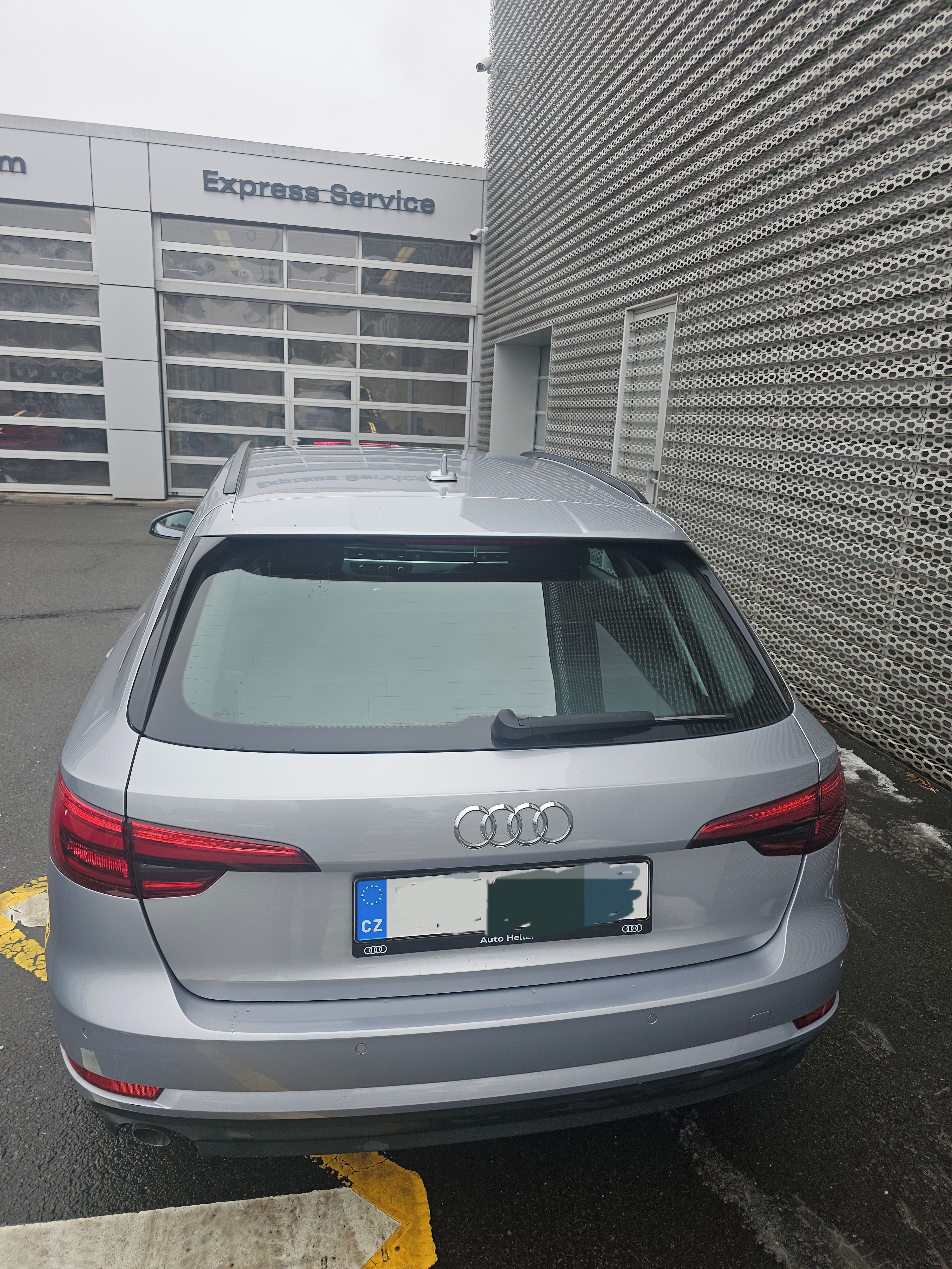 Audi A4 Avant, Audi A4 Avant 2.0 TDI 110kW - fotka 5