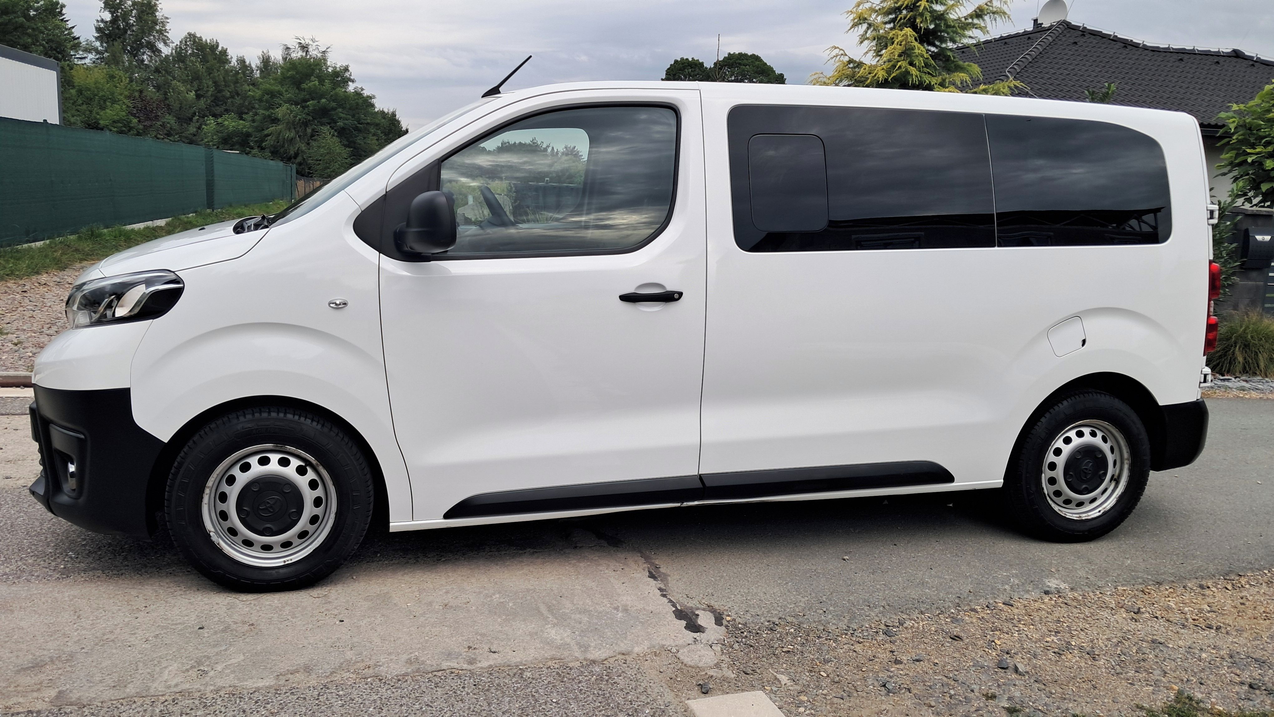 Toyota Proace, 1,5D 88kw, 9míst ZÁRUKA - fotka 2