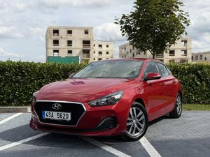 Hyundai i30, 1.0 t-gdi 88 kW / fastback