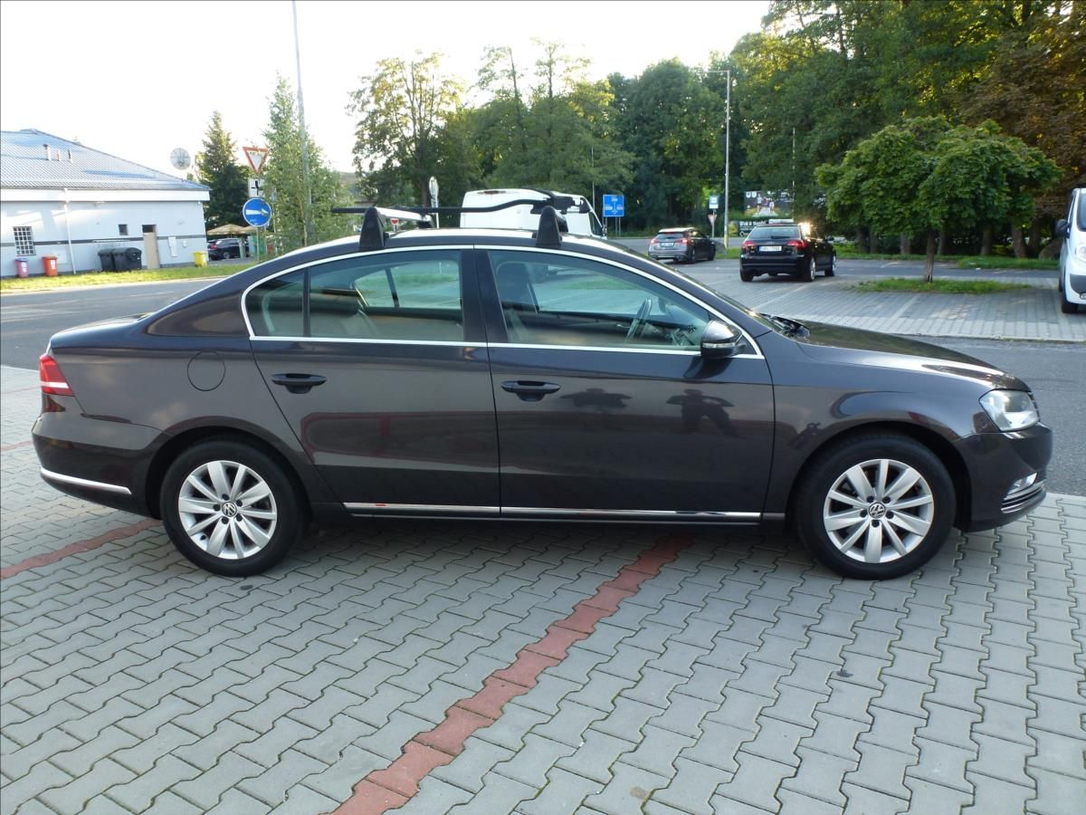 Volkswagen Passat, 1,6 TDI Serviska, TOP STAV !!! - fotka 6