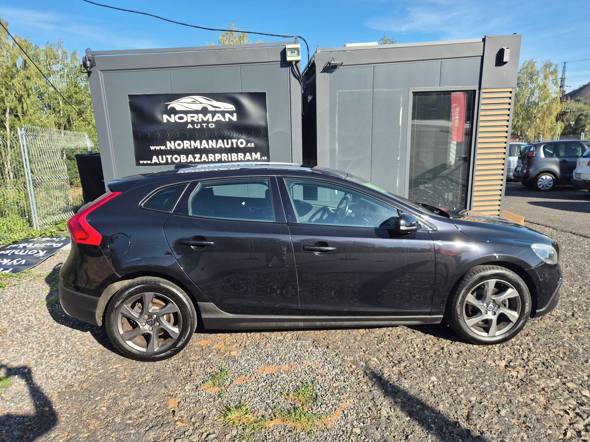 Volvo V40, 1.6D 84kw CROSS COUNTRY, tažné - fotka 4
